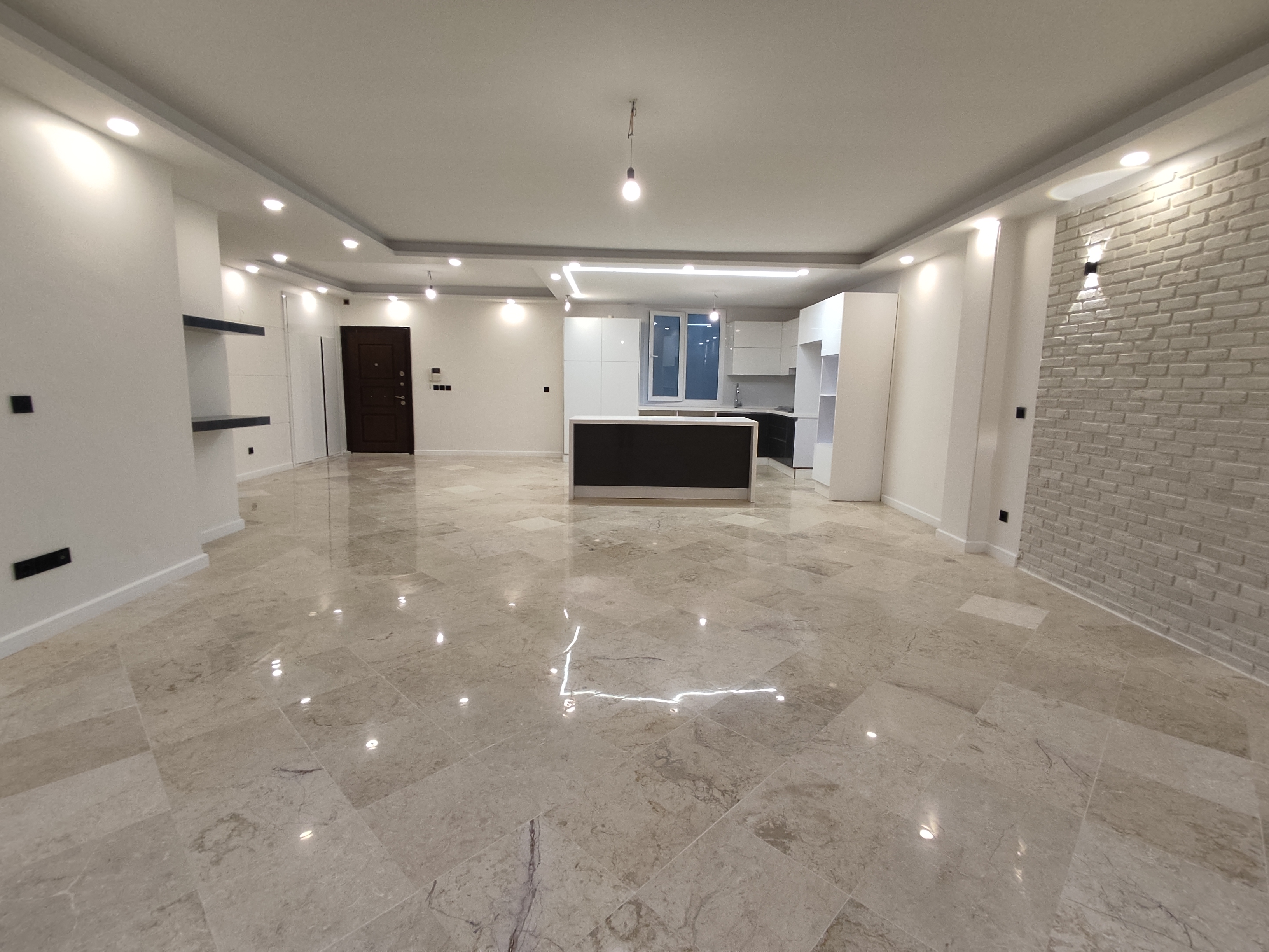 فروش آپارتمان 140متر آجودانیه زیرقیمت