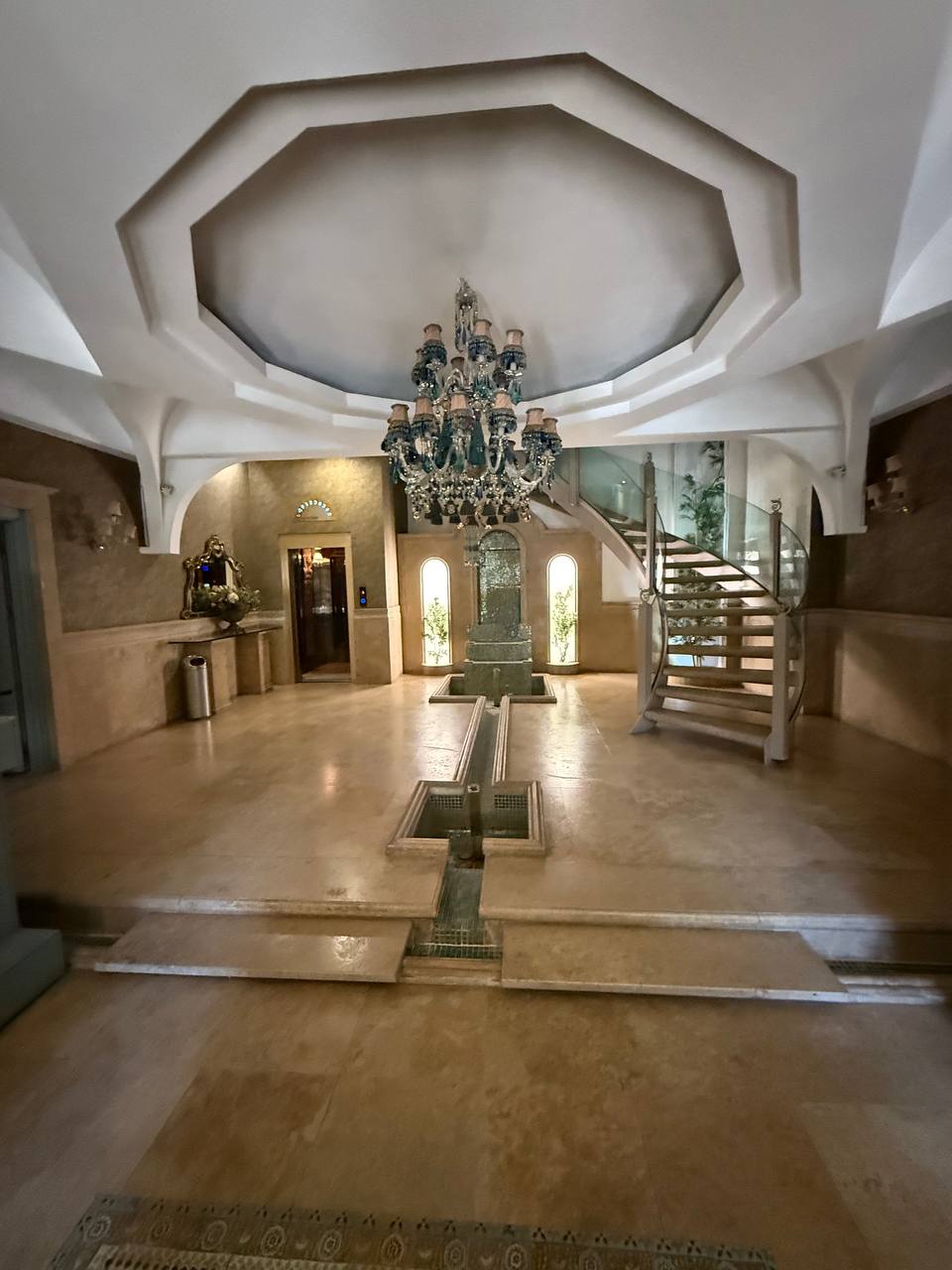 اجاره آپارتمان 160 متر نیــاوران