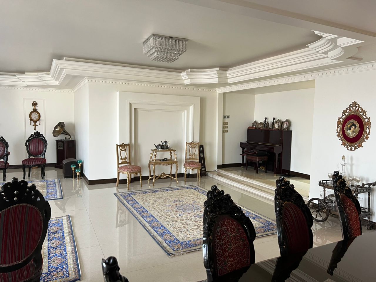 اجاره آپارتمان 270متر فرمانیه شرقی فول مشاعات