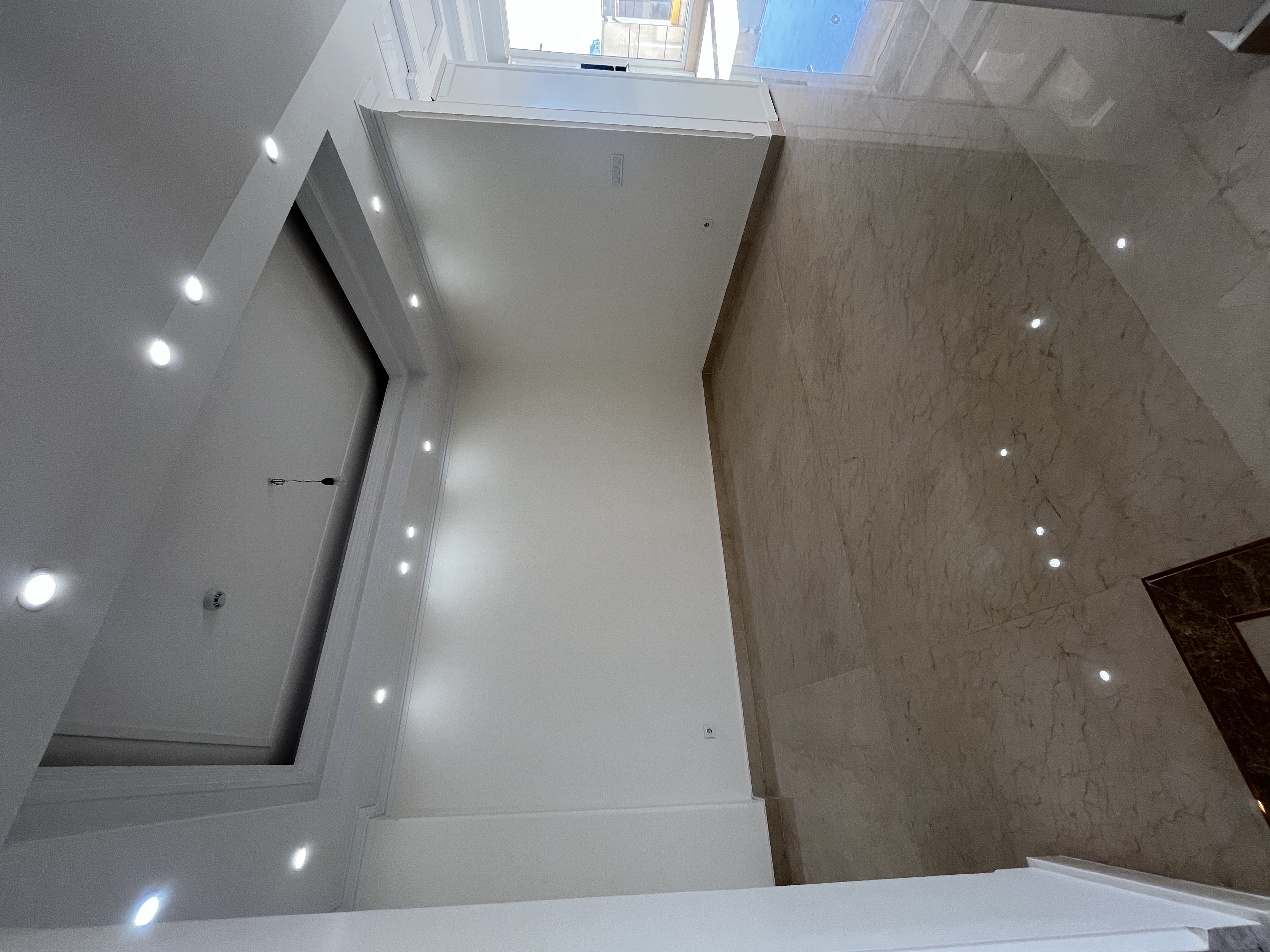 اجاره آپارتمان 135 متر  اندرزگو برج فول مشاعات 2 پارکینگ