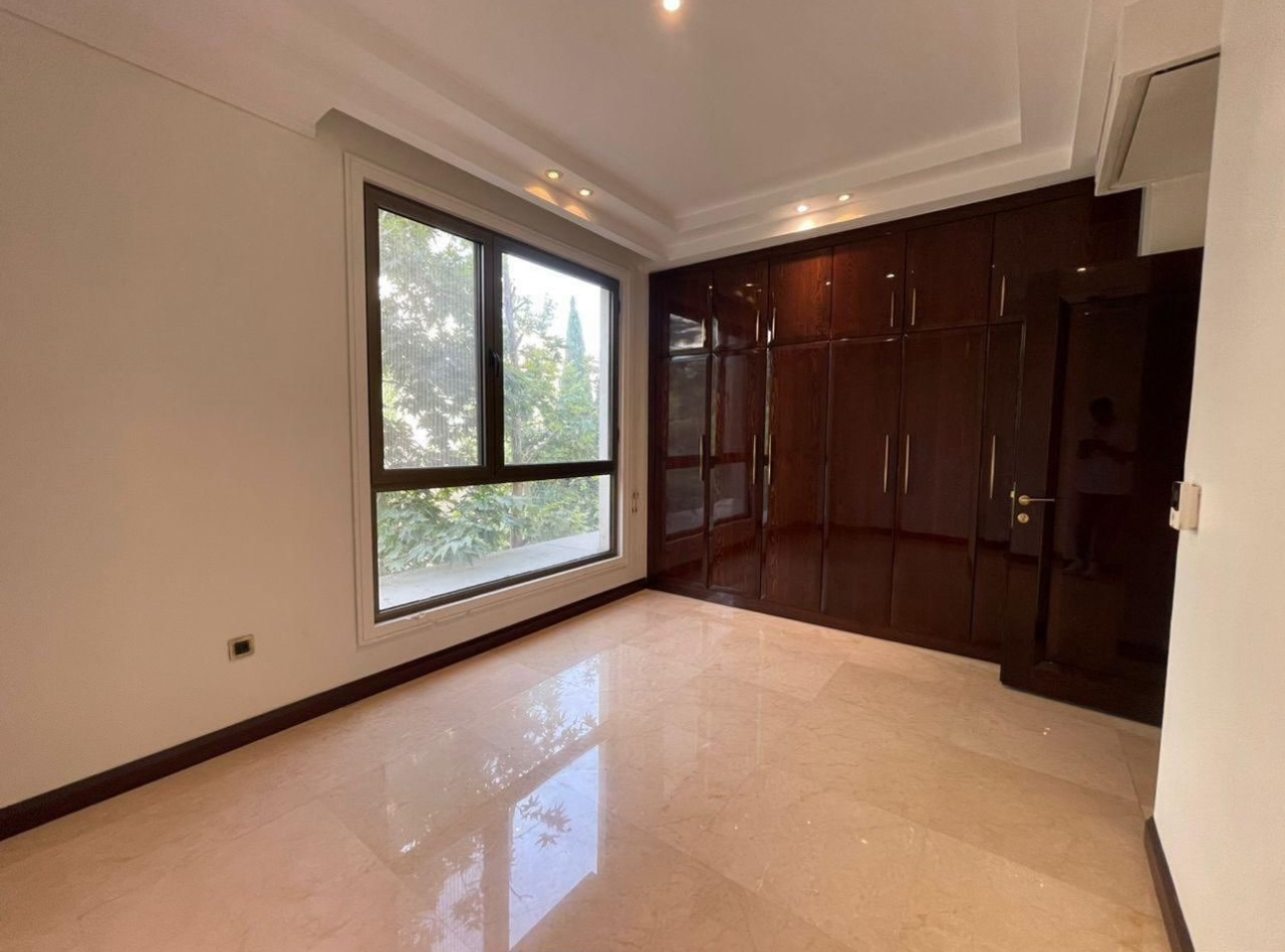 فروش آپارتمان 240 متر فرمانیه شرقی تاپ لوکیشن