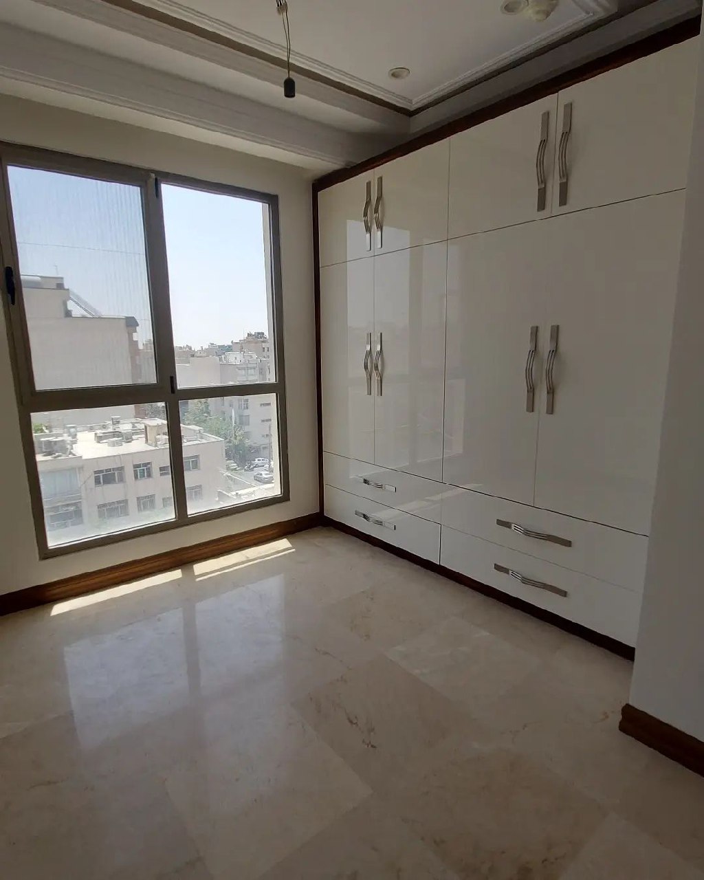 فروش آپارتمان 143 متر دزاشیب 2 پارکینگ