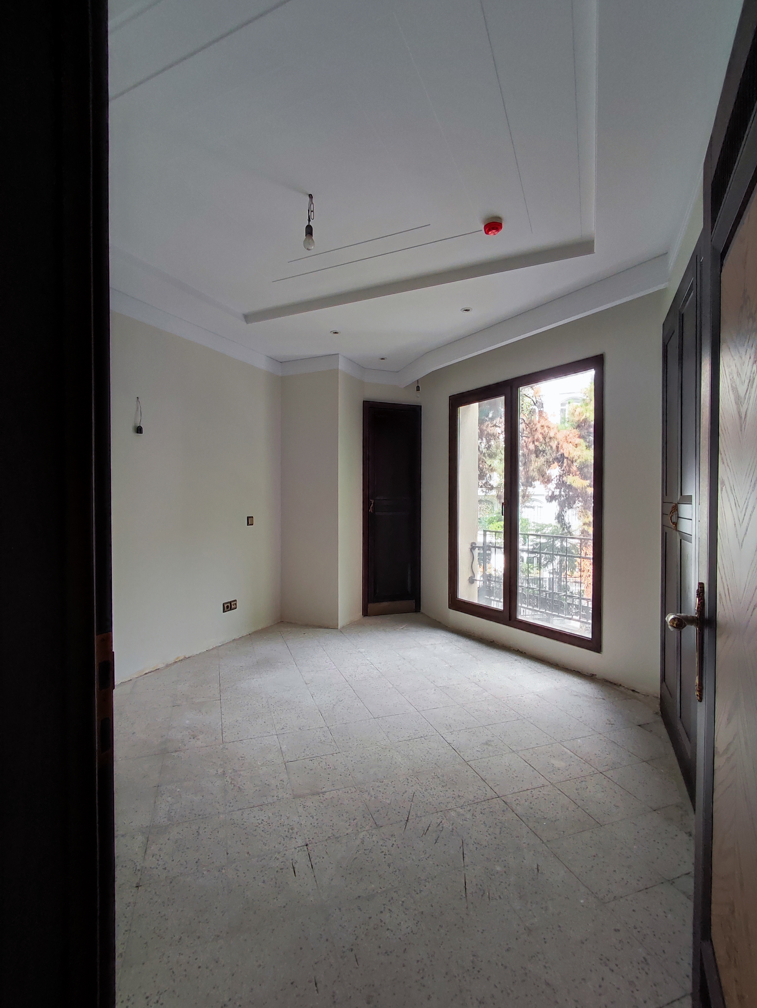 فروش آپارتمان 130متر گلستان شمالی کلید نخورده فول مشاعات