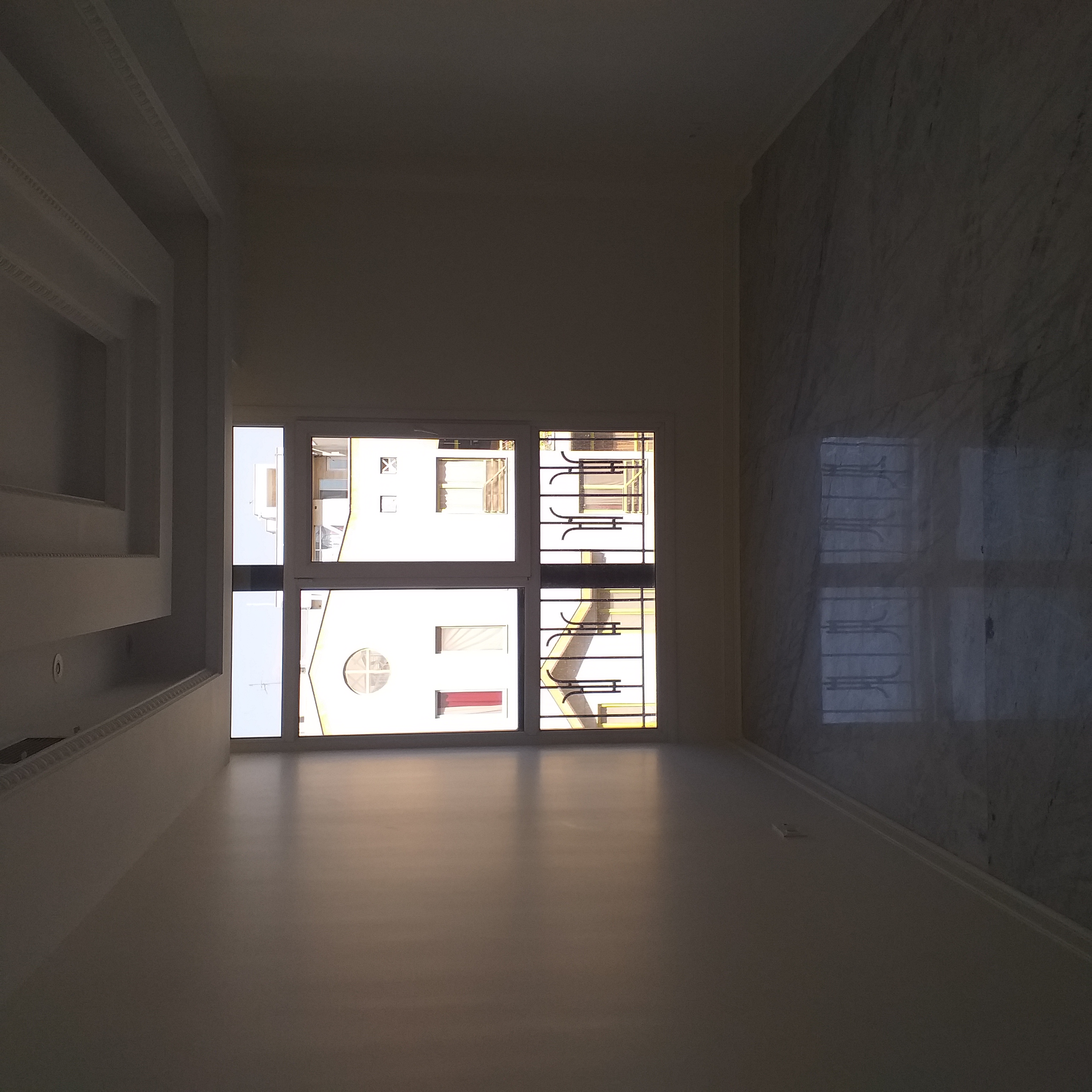 فروش آپارتمان 215 متری /4 خواب /3پارکینگ/ فول امکانات/ تکواحدی