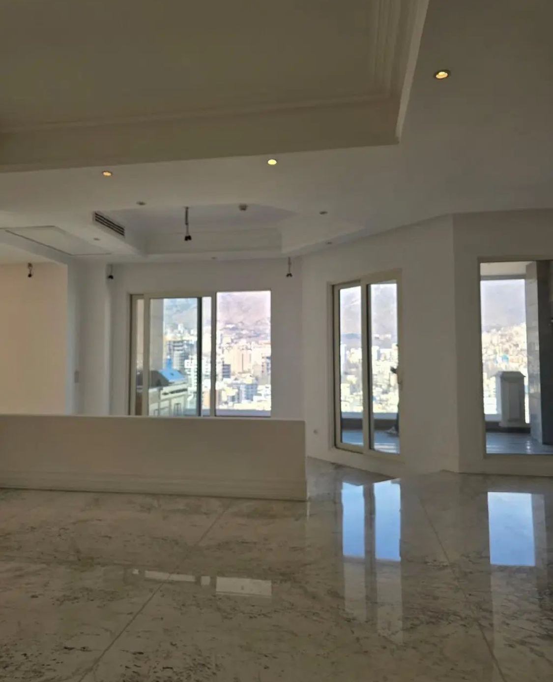 اجاره آپارتمان 300متر فرمانیه تاپ لوكيشن