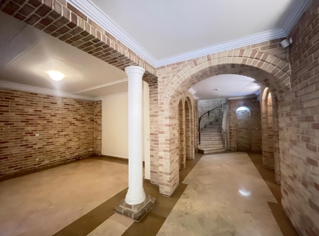 اجاره ویلا 400متر بنا در 300متر زمین نیاوران