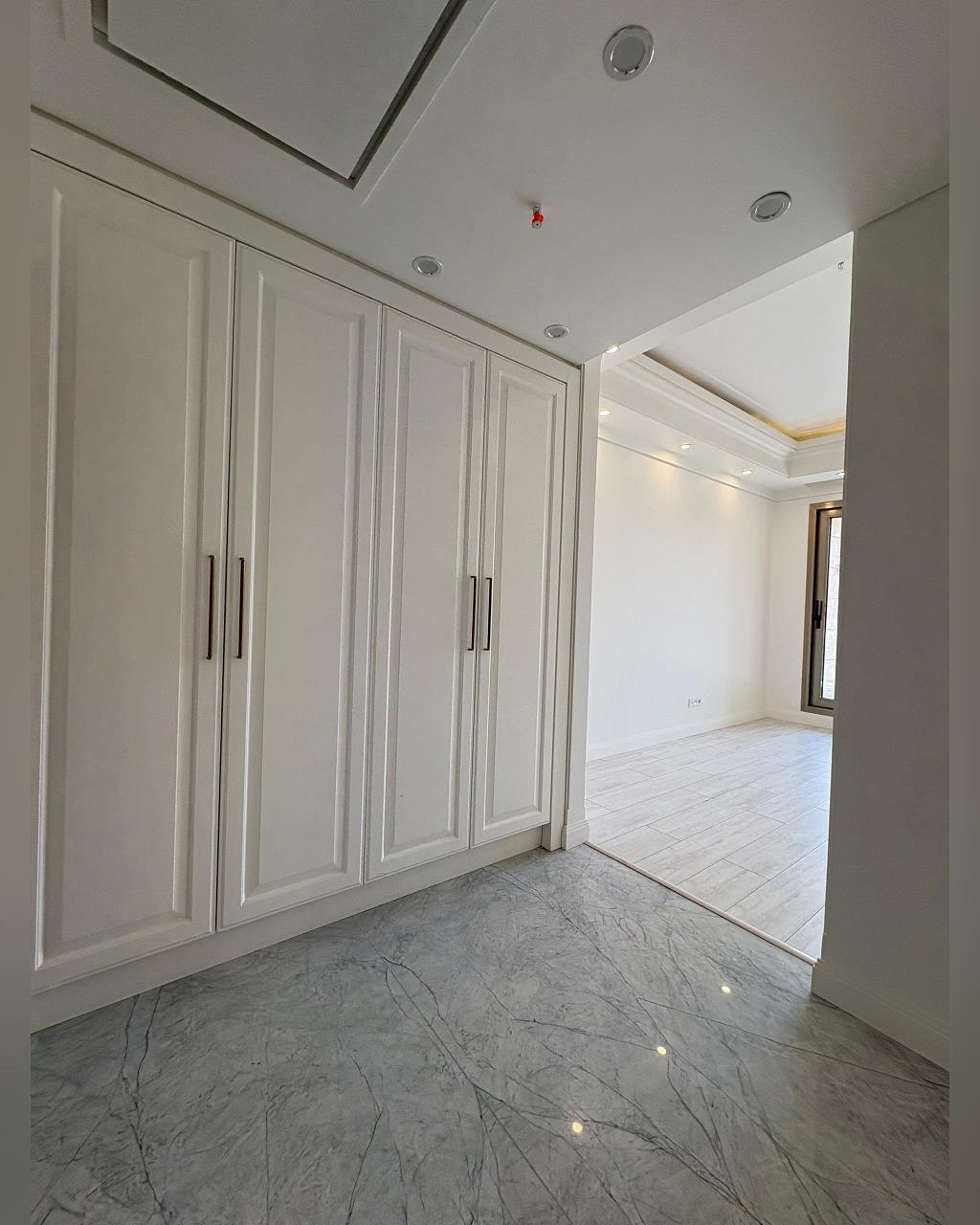 اجاره آپارتمان 230 متر نیاوران چهار خواب