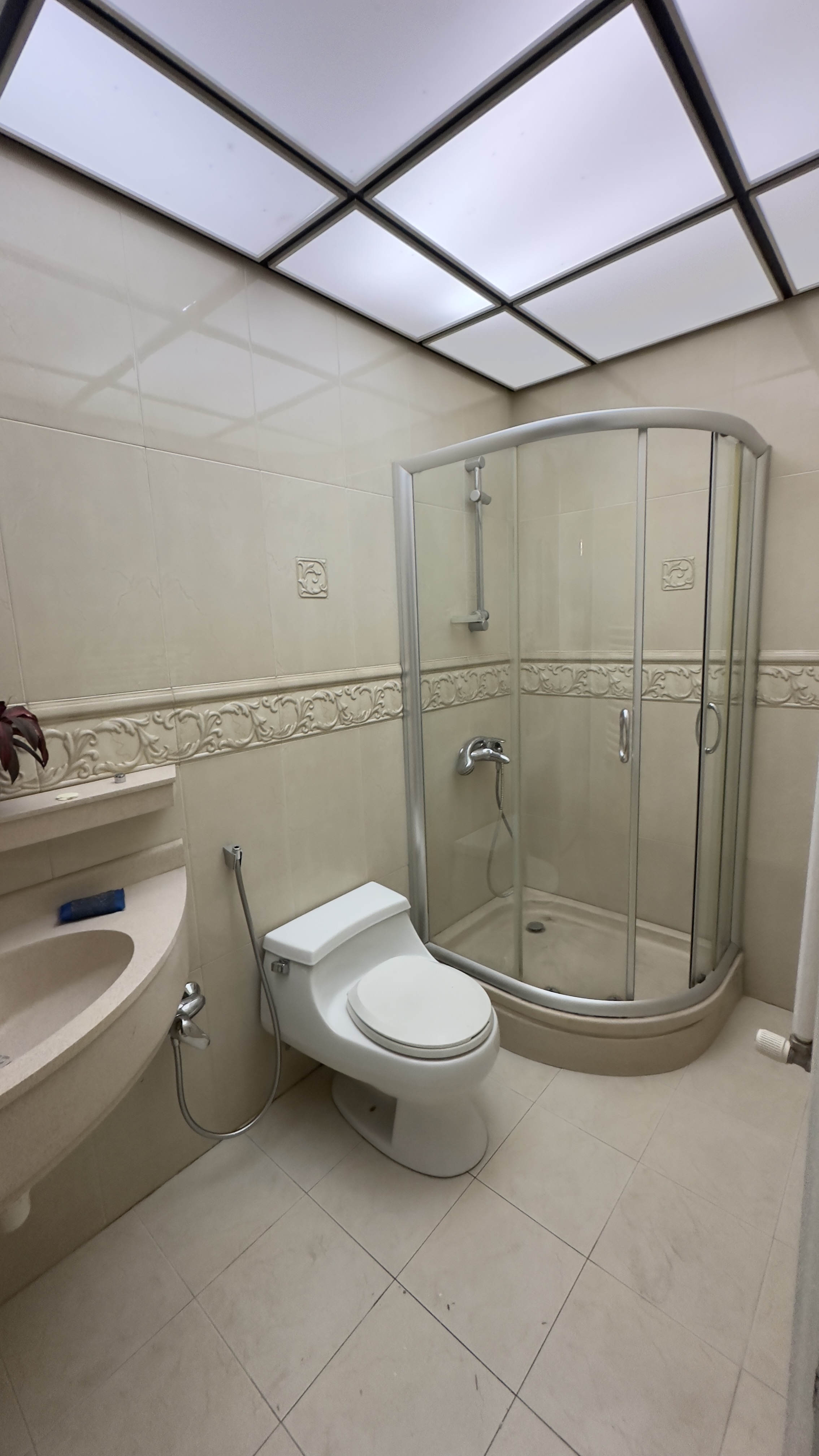 اجاره آپارتمان 305متر‌ سمبل 4 خواب‌مستر