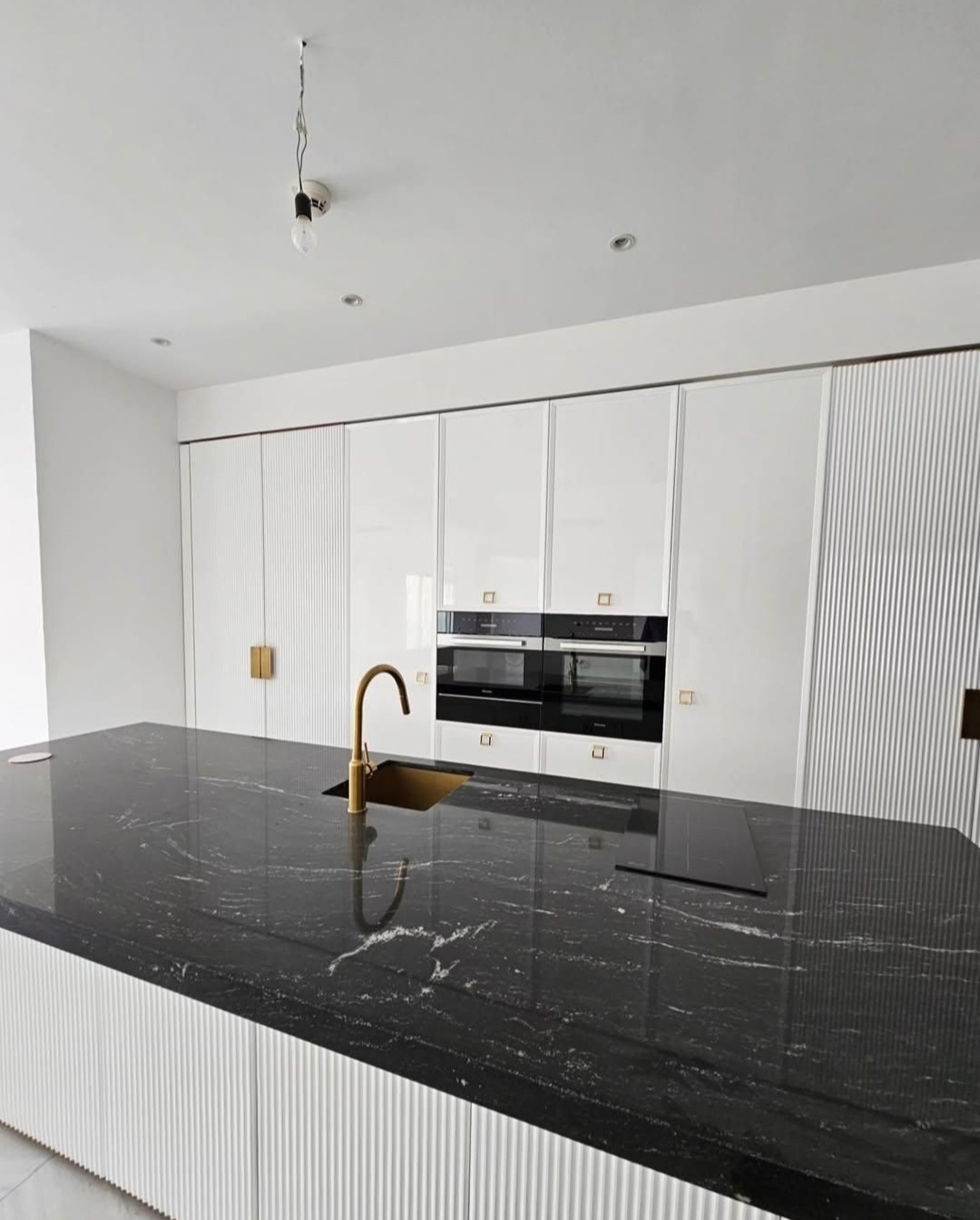 اجاره آپارتمان 275متر کامرانیه  کلید نخورده  تک واحدی