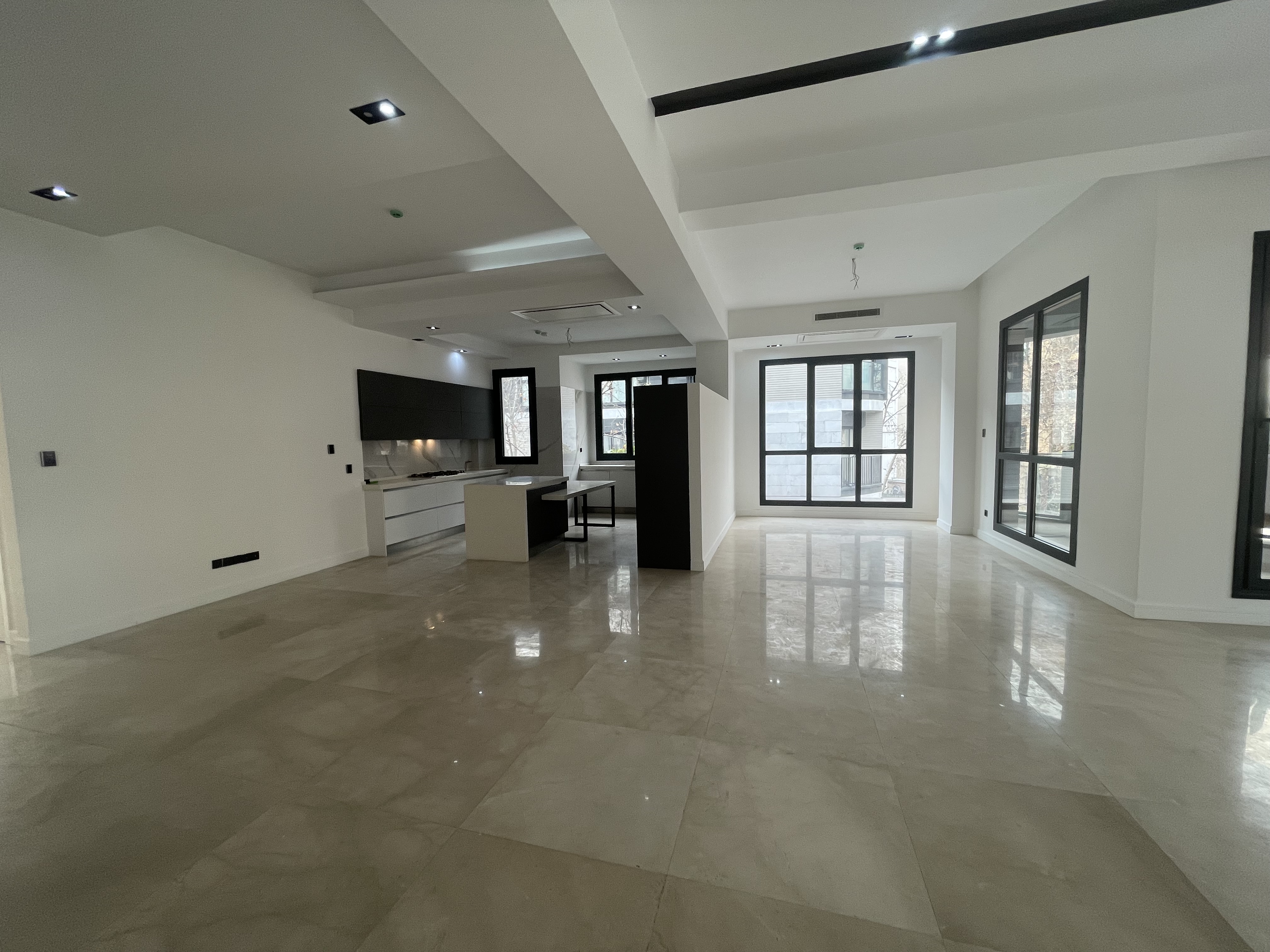 فروش اپارتمان 260 متری در فرمانیه