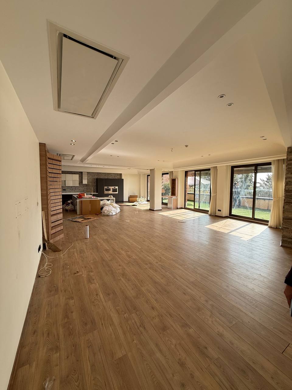 اجاره آپارتمان 240 متر نیــاوران