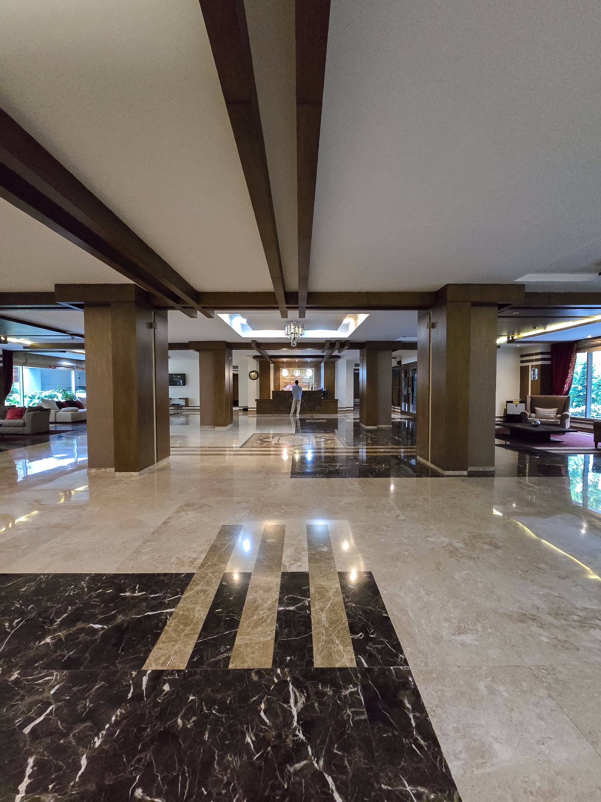 اجاره آپارتمان 210 متر فرشته فول مشاعات