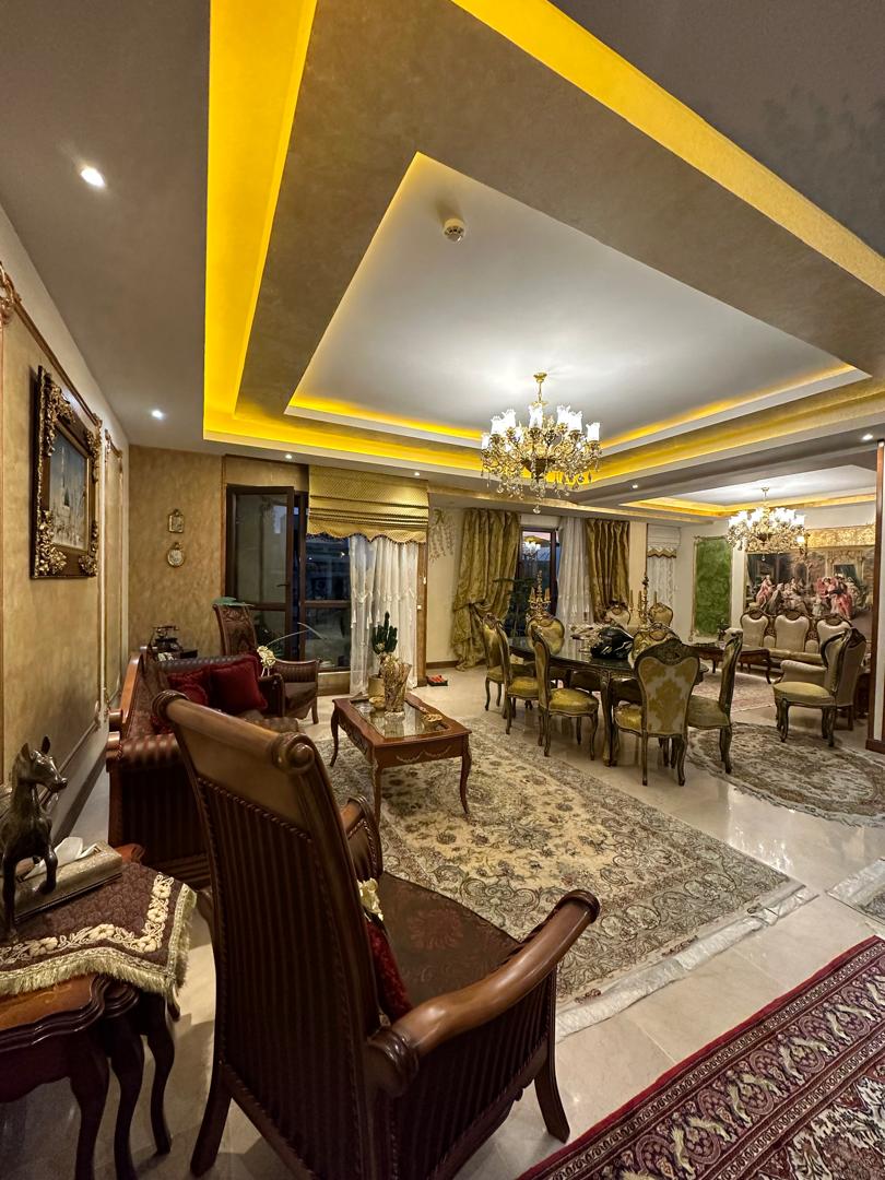 فروش آپارتمان 200متری سه خواب ویودار