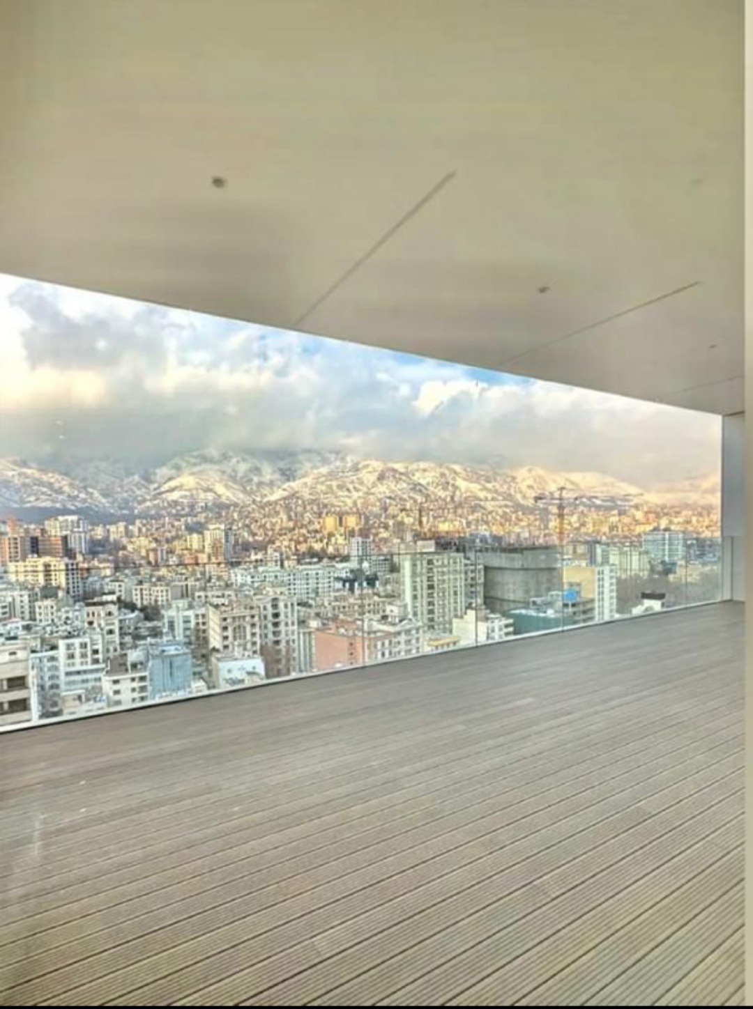 نیاوران برجباغ ابر لاکچری 256 مدرن لوکیشن اول ویو 42 متر تراس