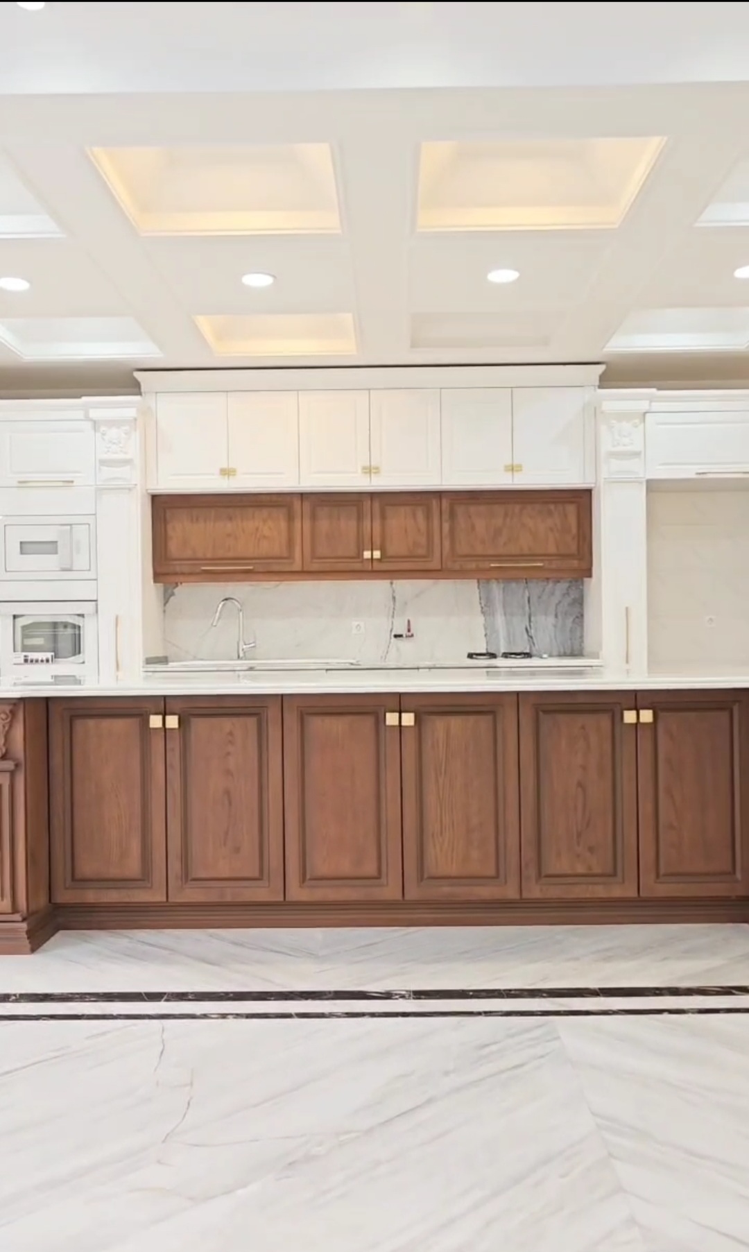 فروش آپارتمان فرمانیه 210 متر لوکیشن دسترسی تکواحدی اکازیون فول امکانات دنج