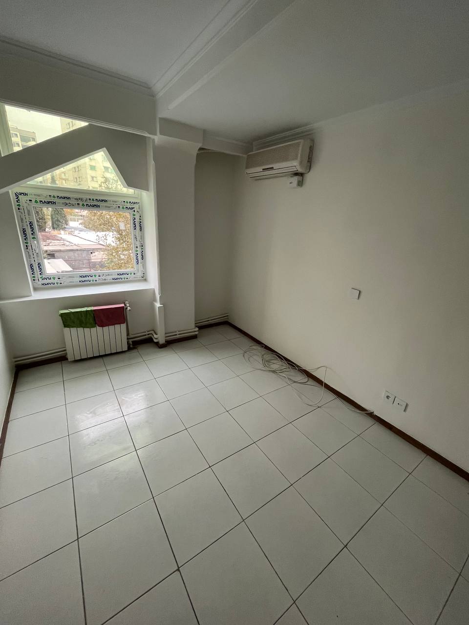 فروش آپارتمان 96 متر ازگل بالکن دار 2 خواب ویو کوهستان