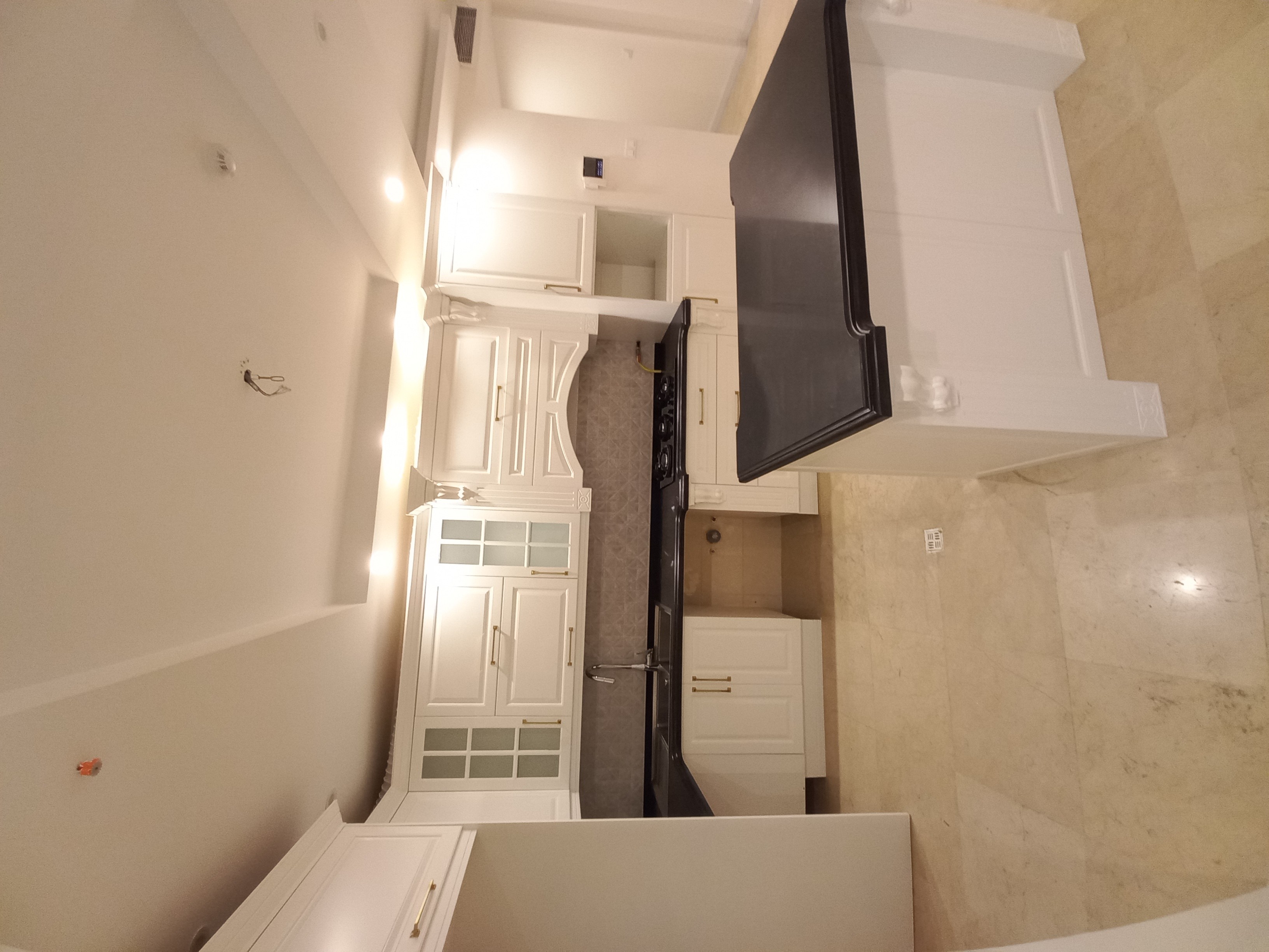 ۹۸متری دو جهت نور ، ۲پارکینگ / کیکاووس