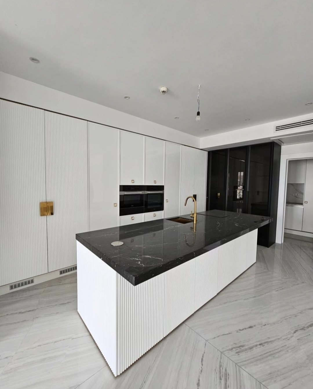 اجاره آپارتمان 280متر نیاوران طراحی مدرن  تراس با ویو ابدی