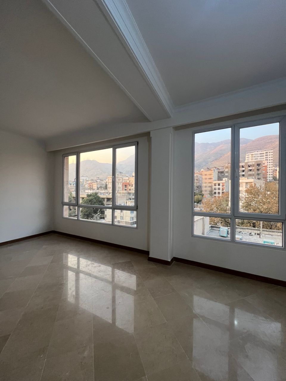 اجاره آپارتمان 130 متر نیاوران برجی بسیار فاخر و درخور