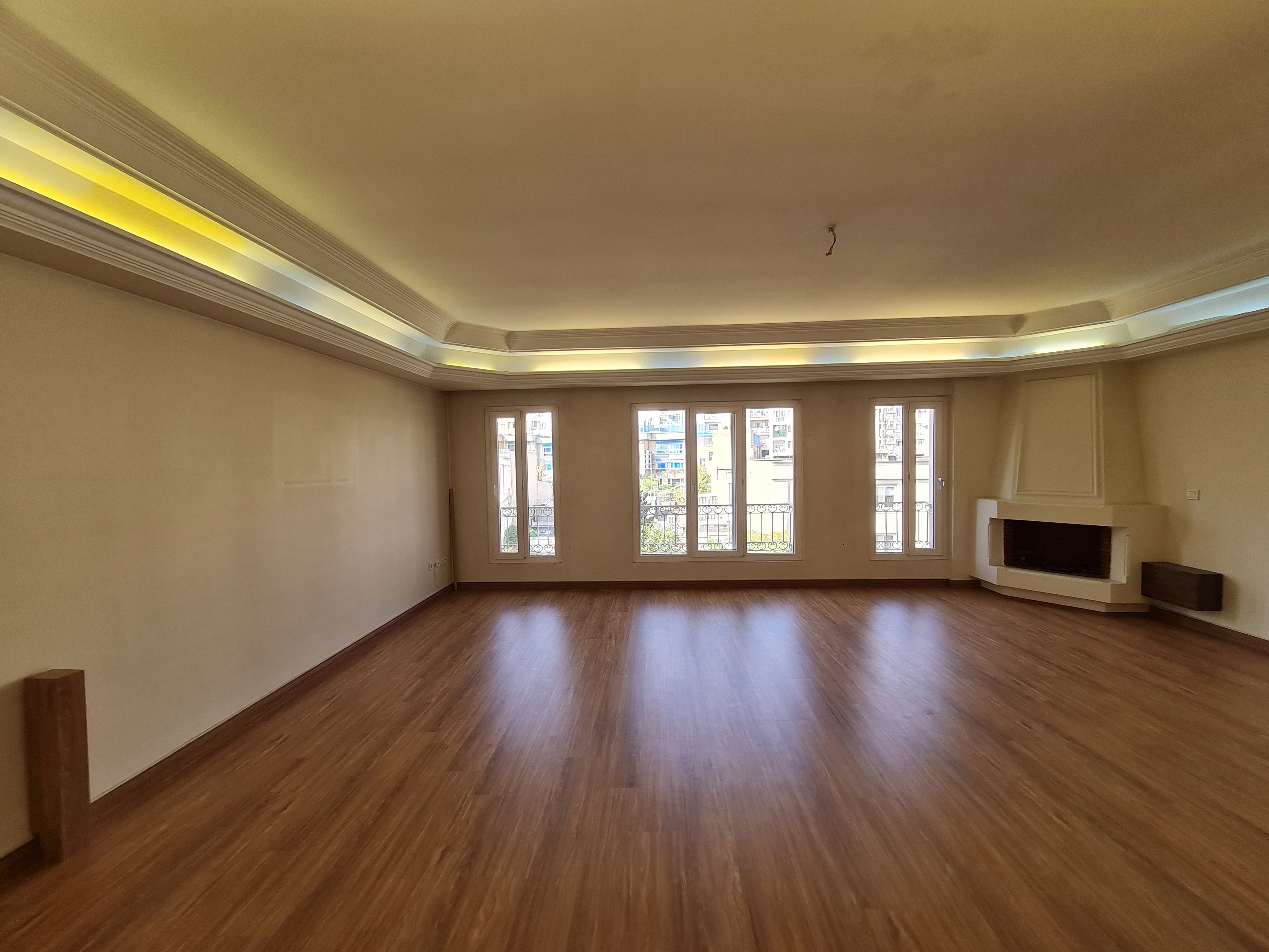 فروش آپارتمان 95 متر تاپ لوکیشن کیکاووس