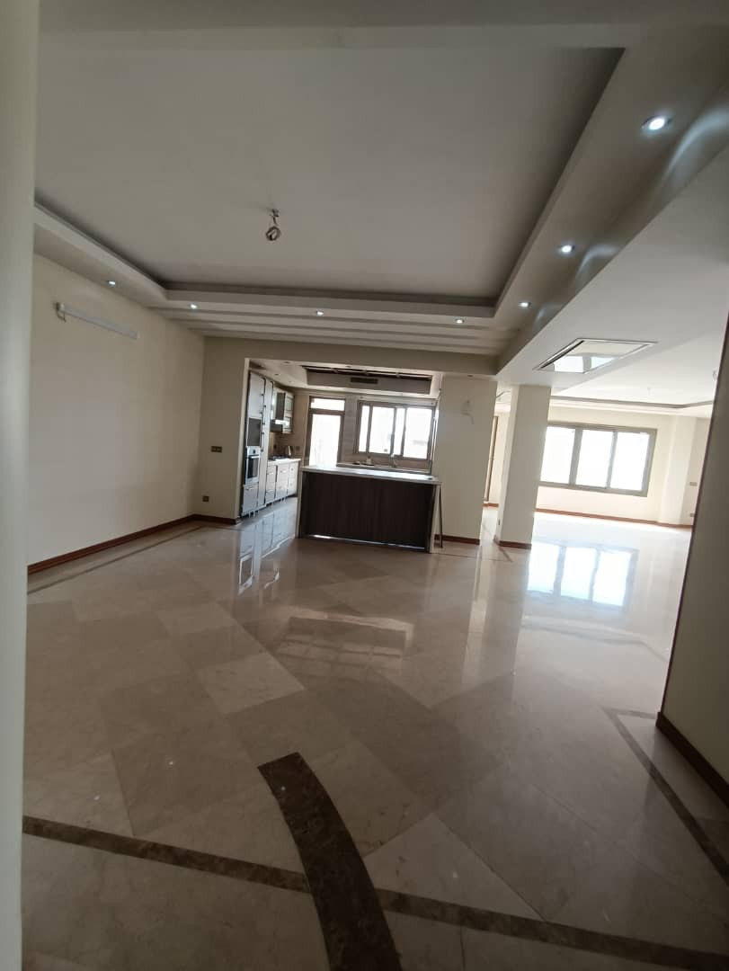 فروش آپارتمان ازگل ۲۰۰ متر سه خواب دو جهت نور