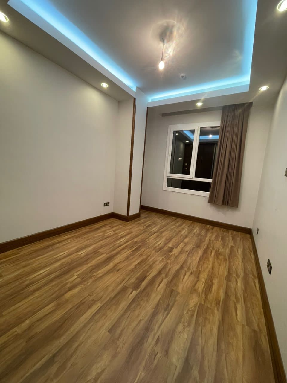 فروش آپارتمان 200 متر فرمانیه شرقی فول مشاعات