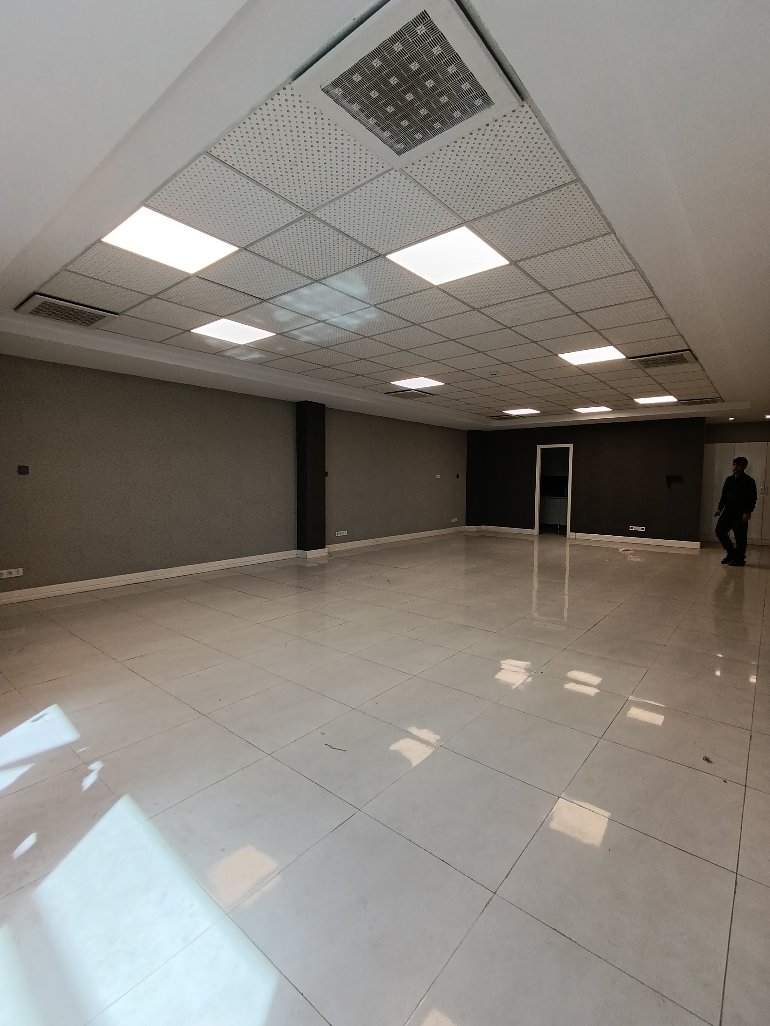 اجاره اداری 100متر دیباجی