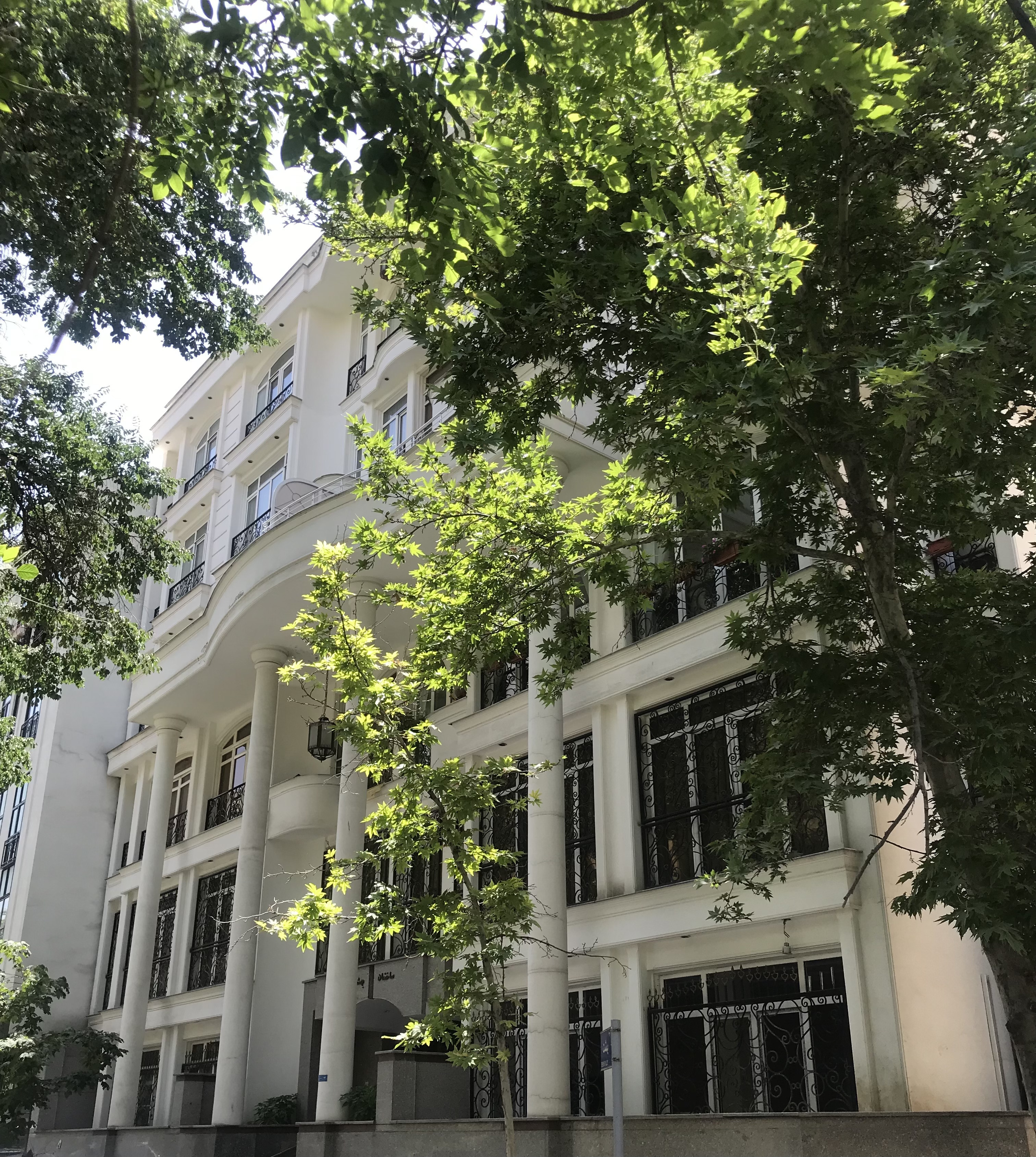 فروش آپارتمان ۲۸۰ متر سنبل فرمانیه شرقی