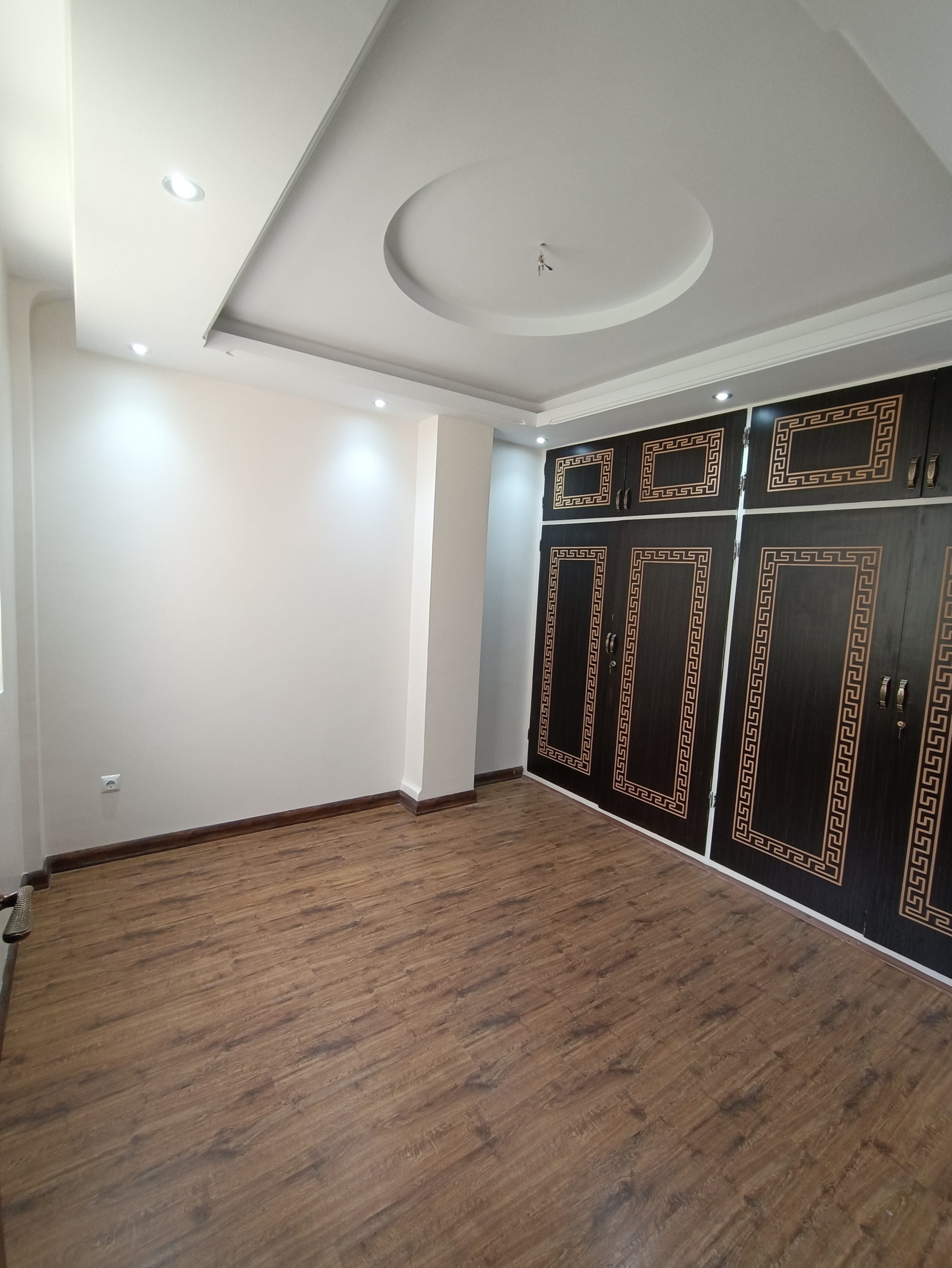 فروش آپارتمان 95 متر گلزار اقدسیه مشاعات آبی