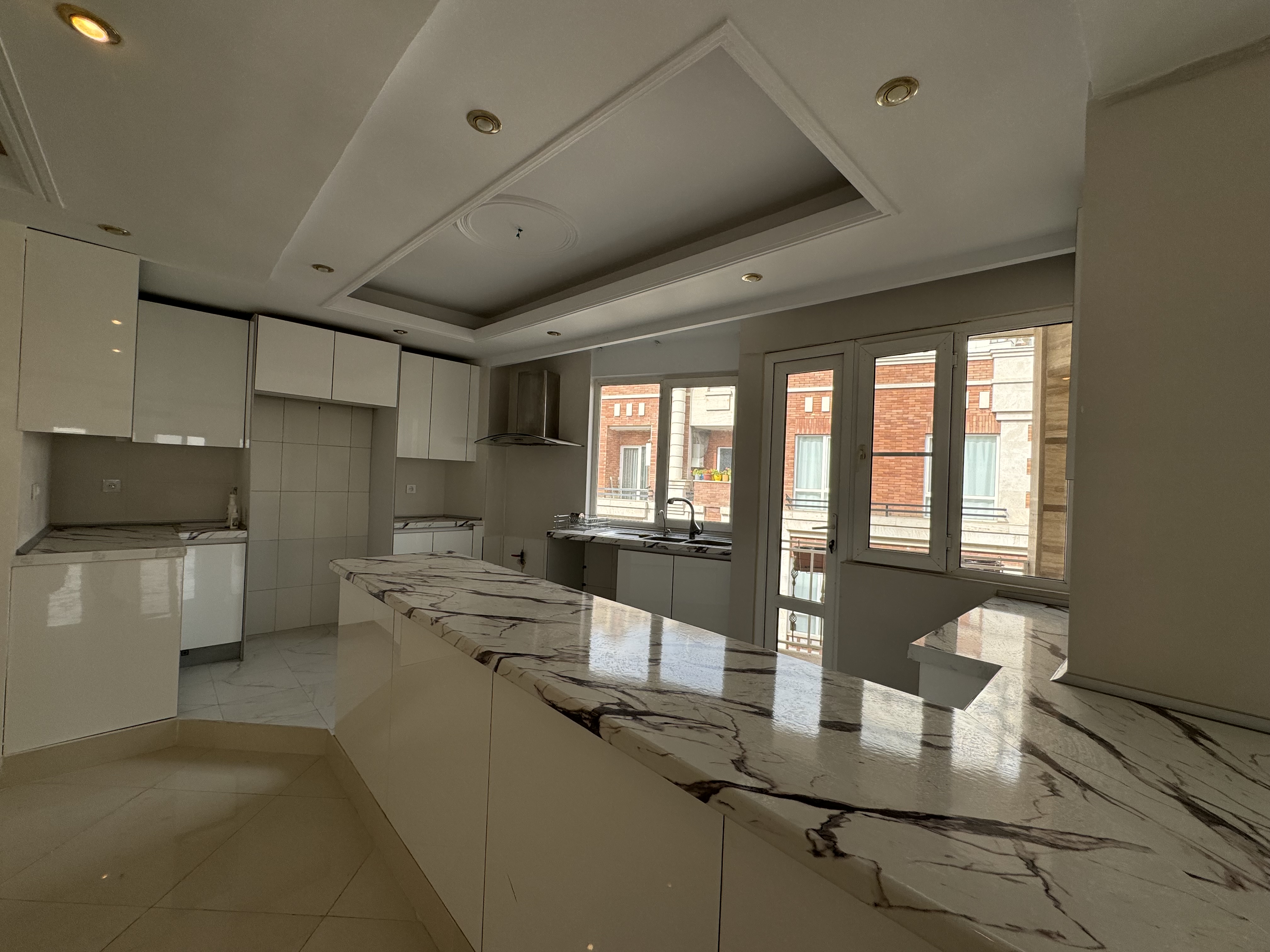 فروش آپارتمان 140متر نیاوران 2پارکینگ سندی