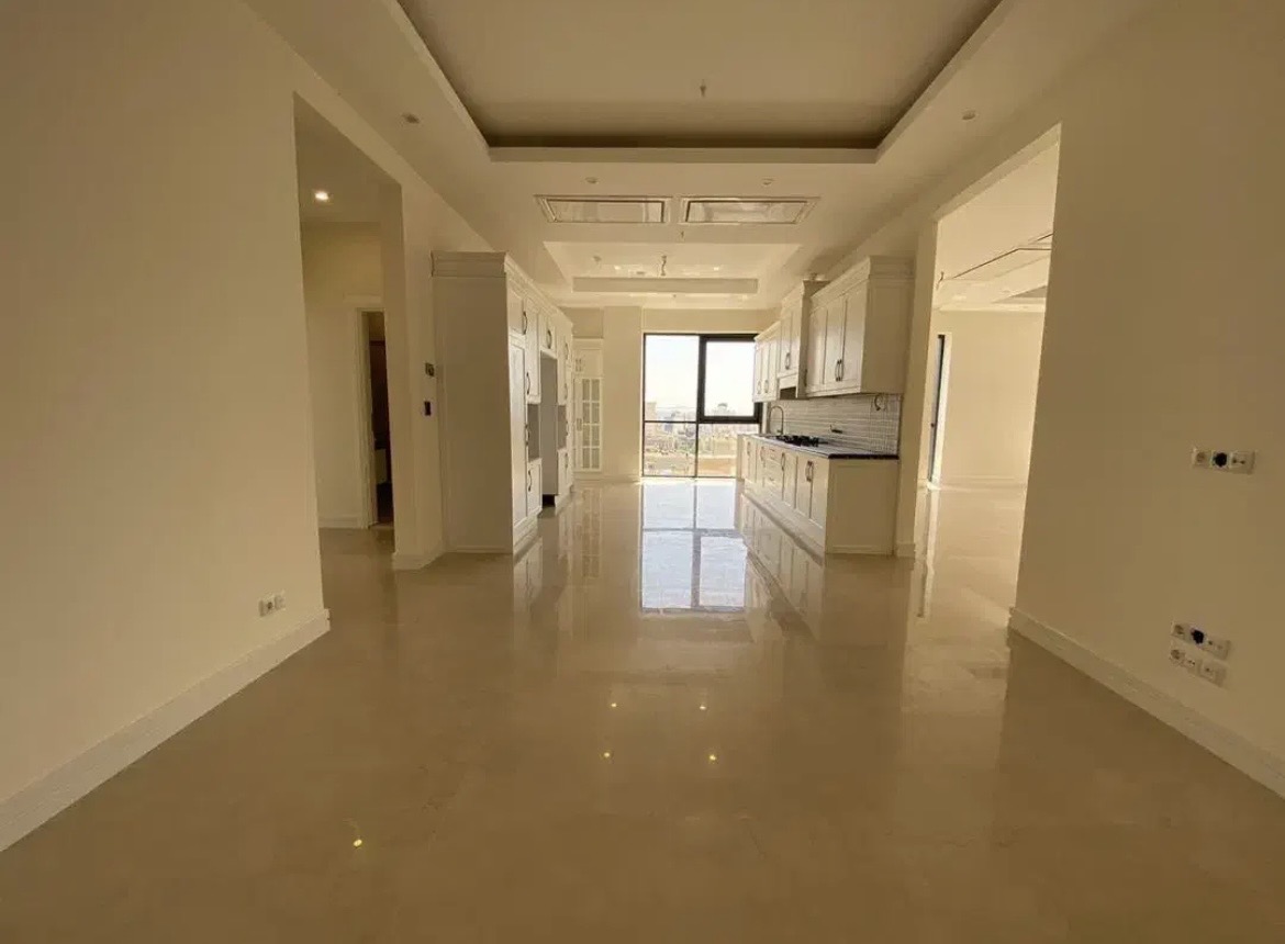 فروش آپارتمان 230متر قیطریه مدرن کلید نخورده تراس ویو 3p