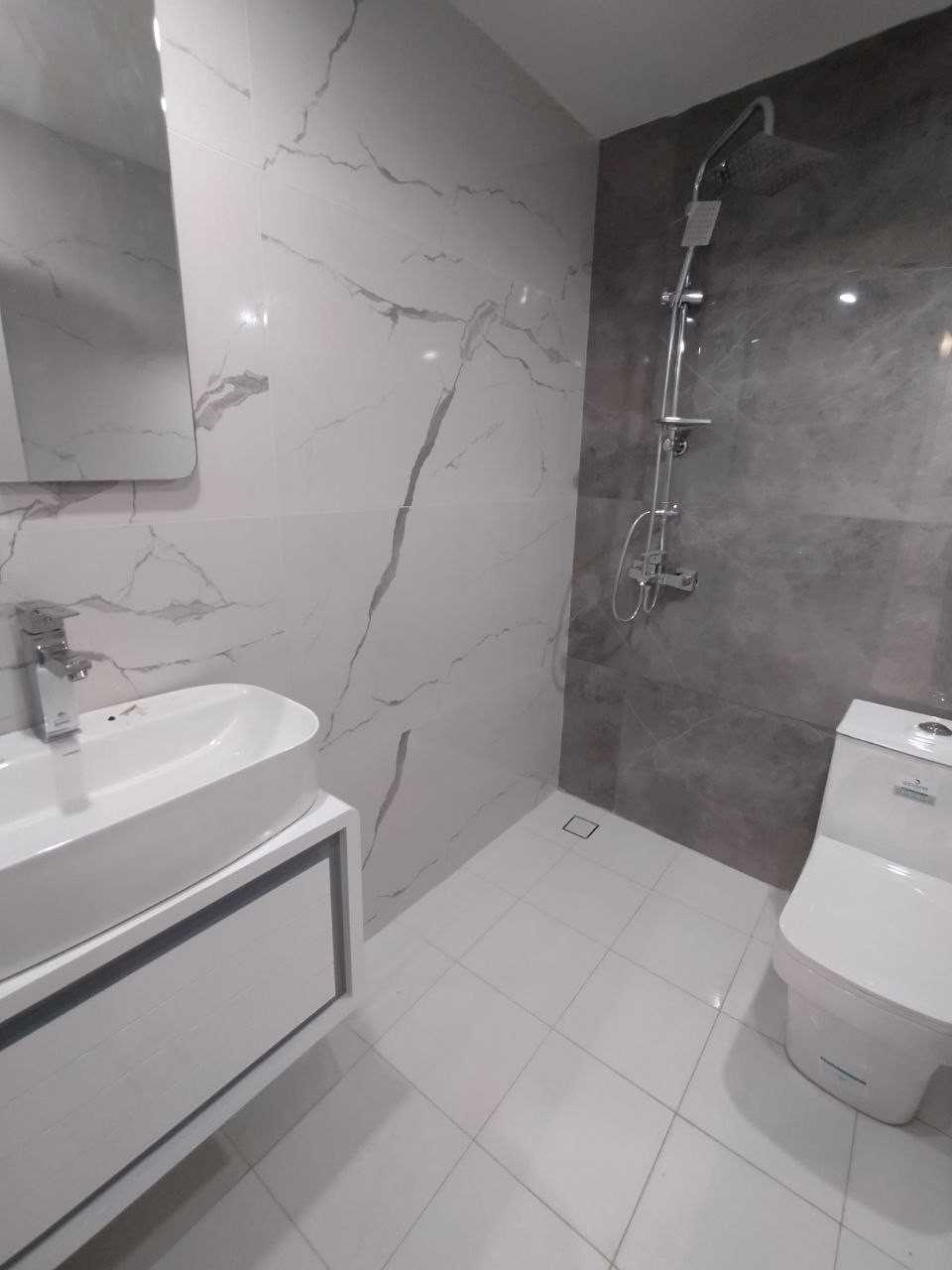 فروش آپارتمان ۹۰ متر دیباجی ۲پارکینگ، دو جهت نور