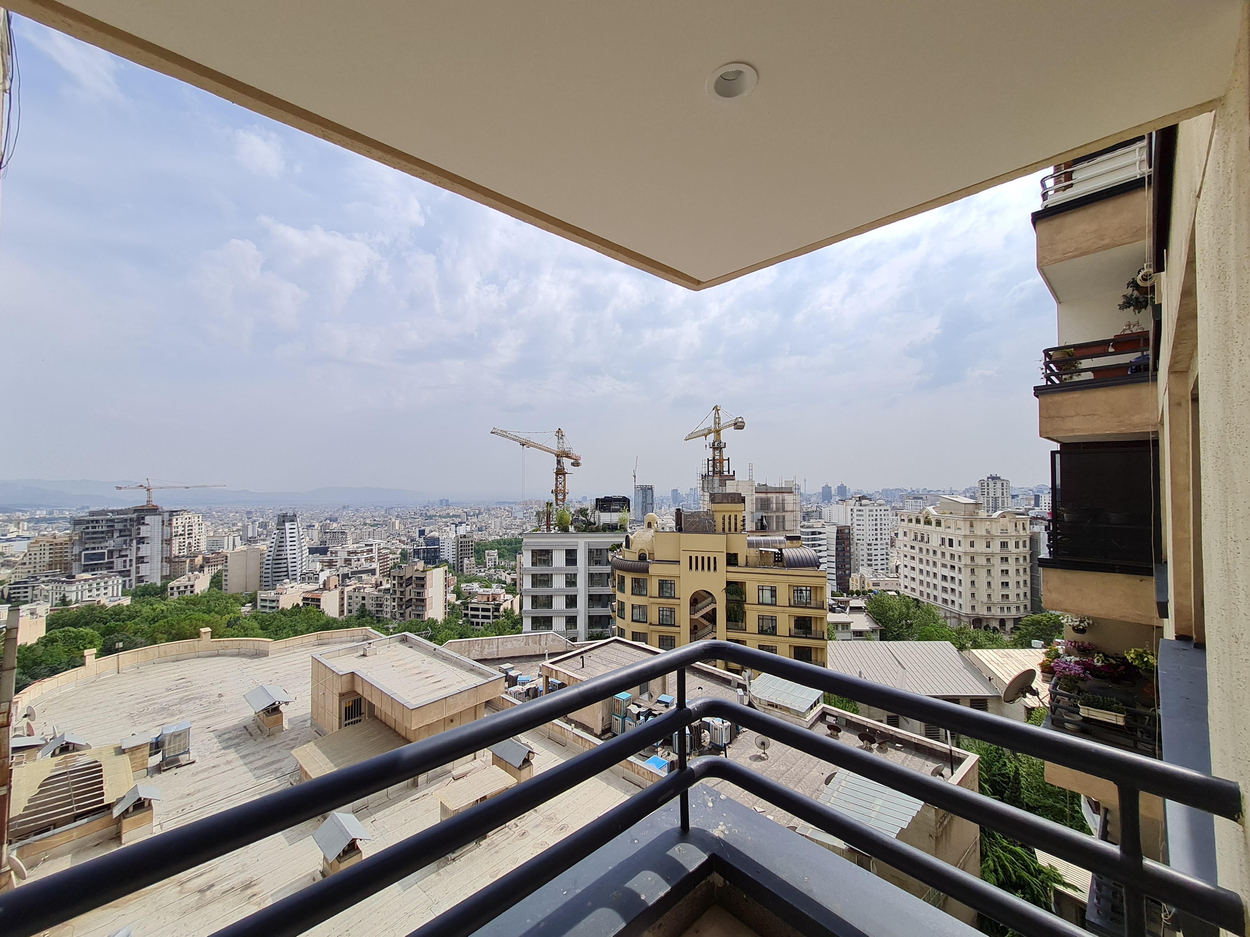 فروش آپارتمان 200 متر شمال کاخ تاپ لوکیشن