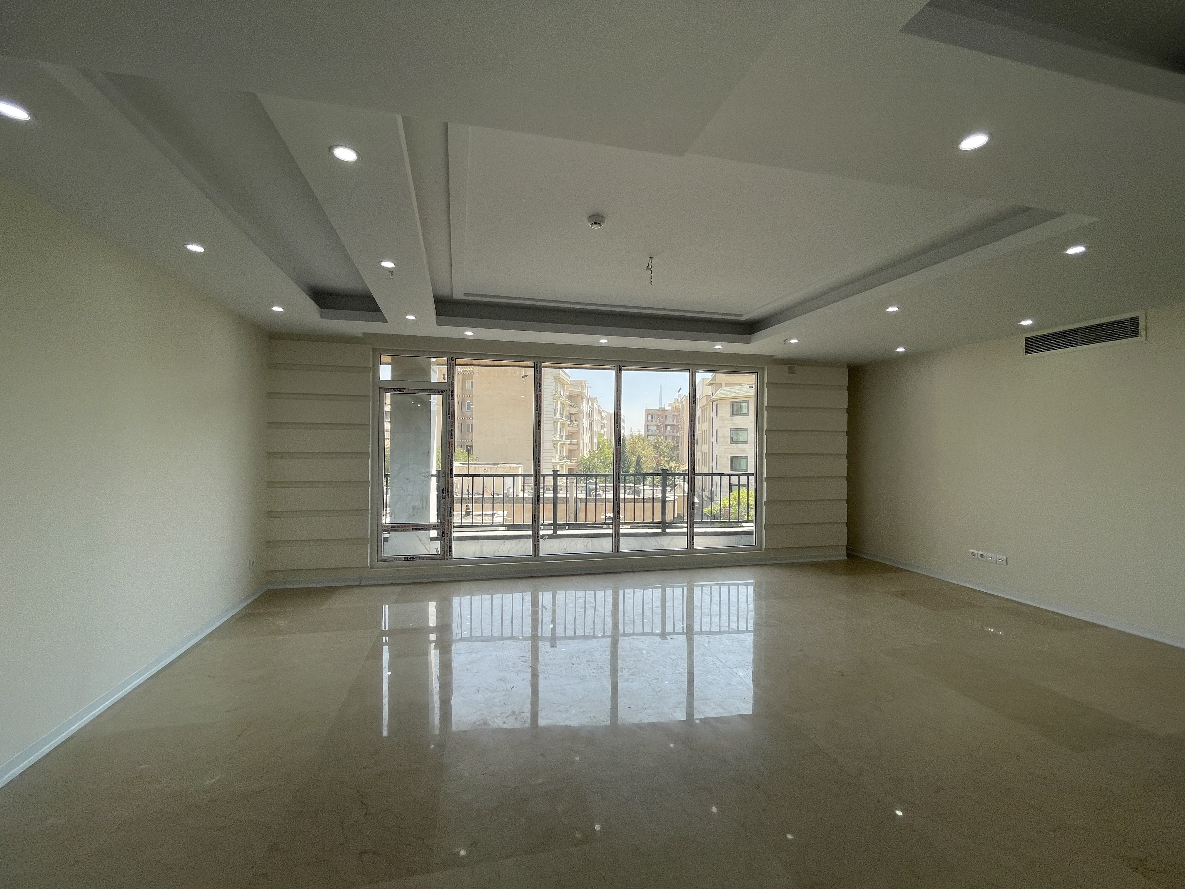فروش آپارتمان ۱۰۰ متر فرمانیه فول امکانات