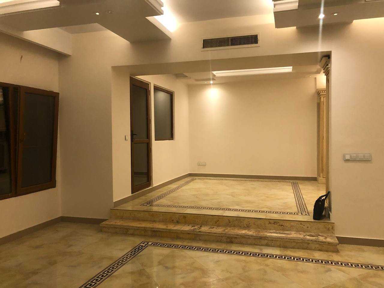 اجاره آپارتمان 210 متر نیاوران