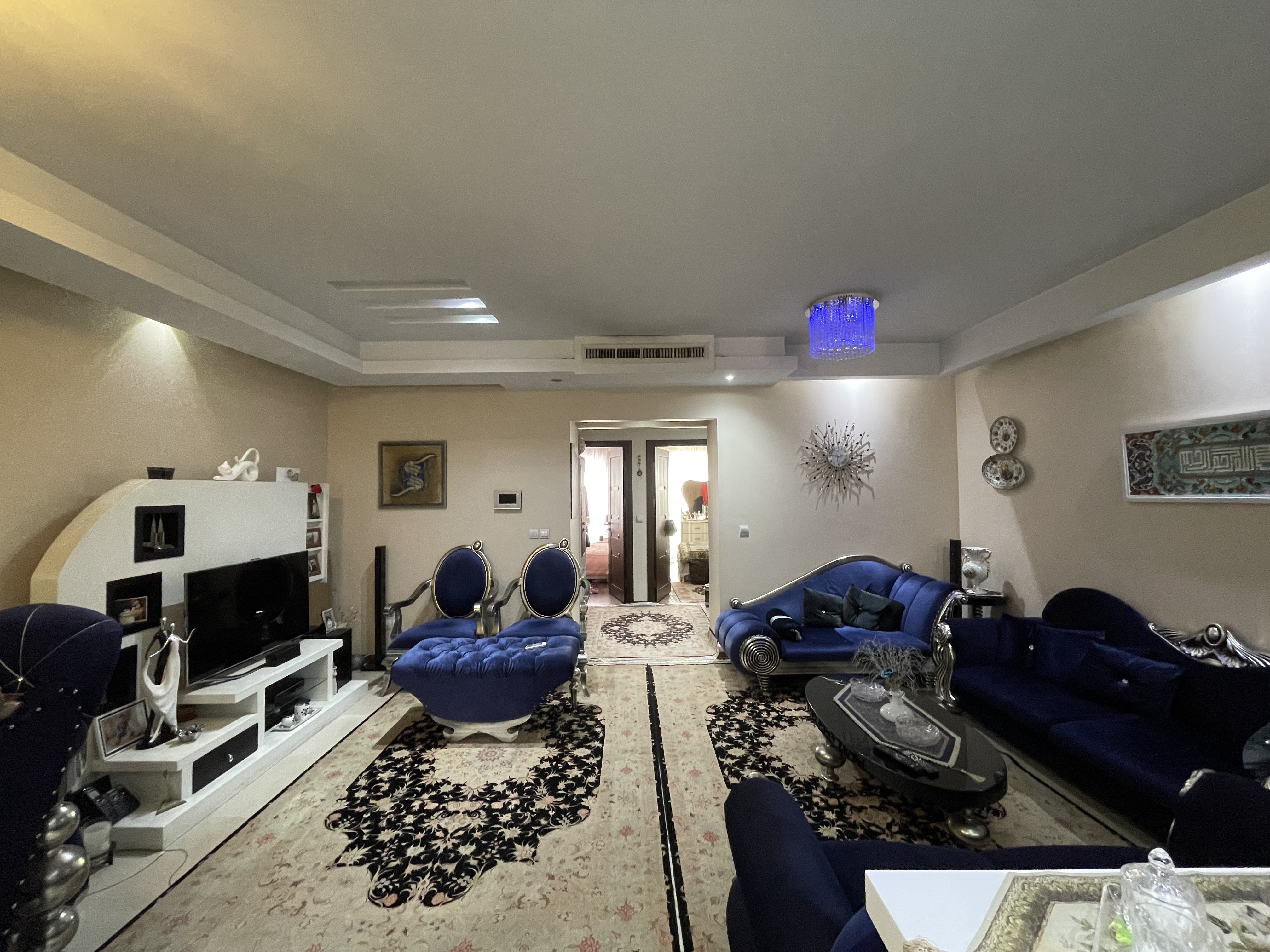 فروش آپارتمان ۹۵ متر اقدسیه فول ۲ پارکینگ
