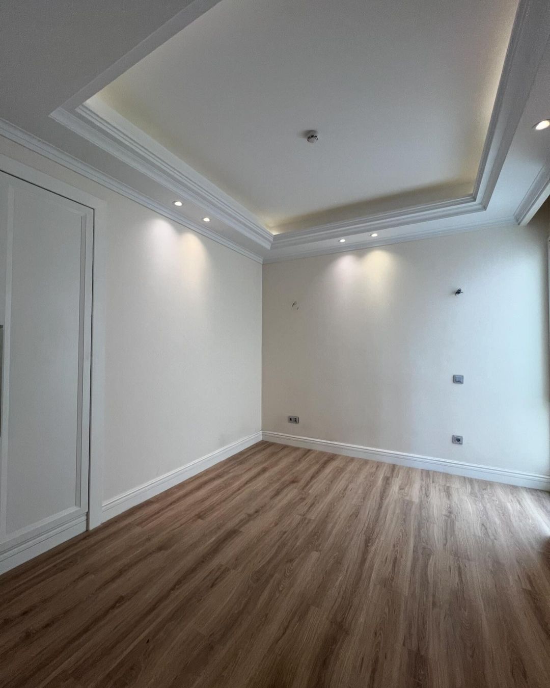 کامرانیه شمالی 162متر 3خواب تاپ لوکیشن