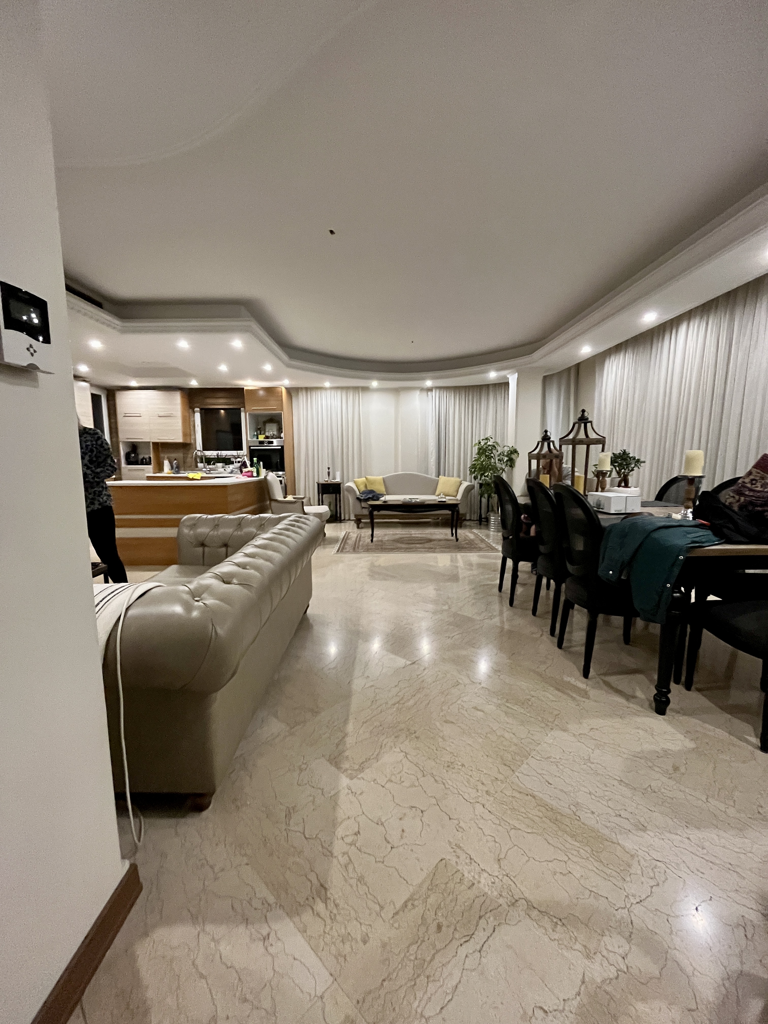 فروش آپارتمان 105 متر دیباجی 2 پارکینگ سندی