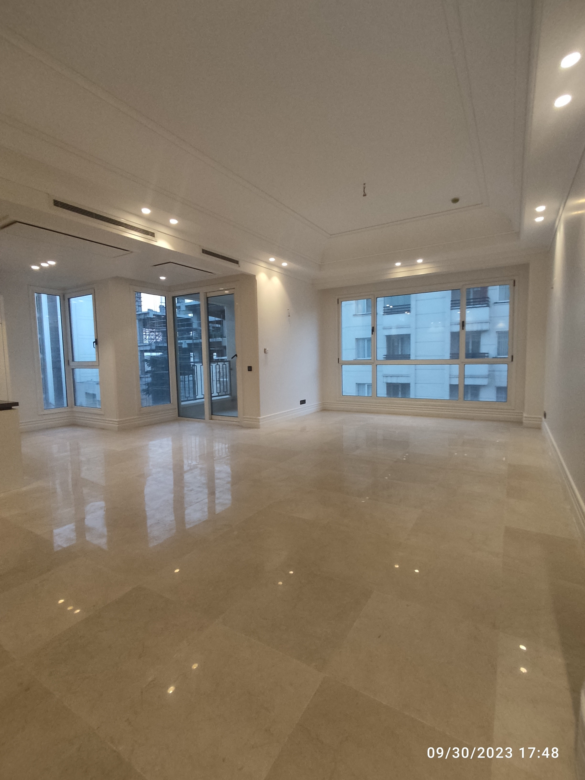 فروش آپارتمان ۱۲۵ متر اقدسیه ۳ جهت نور