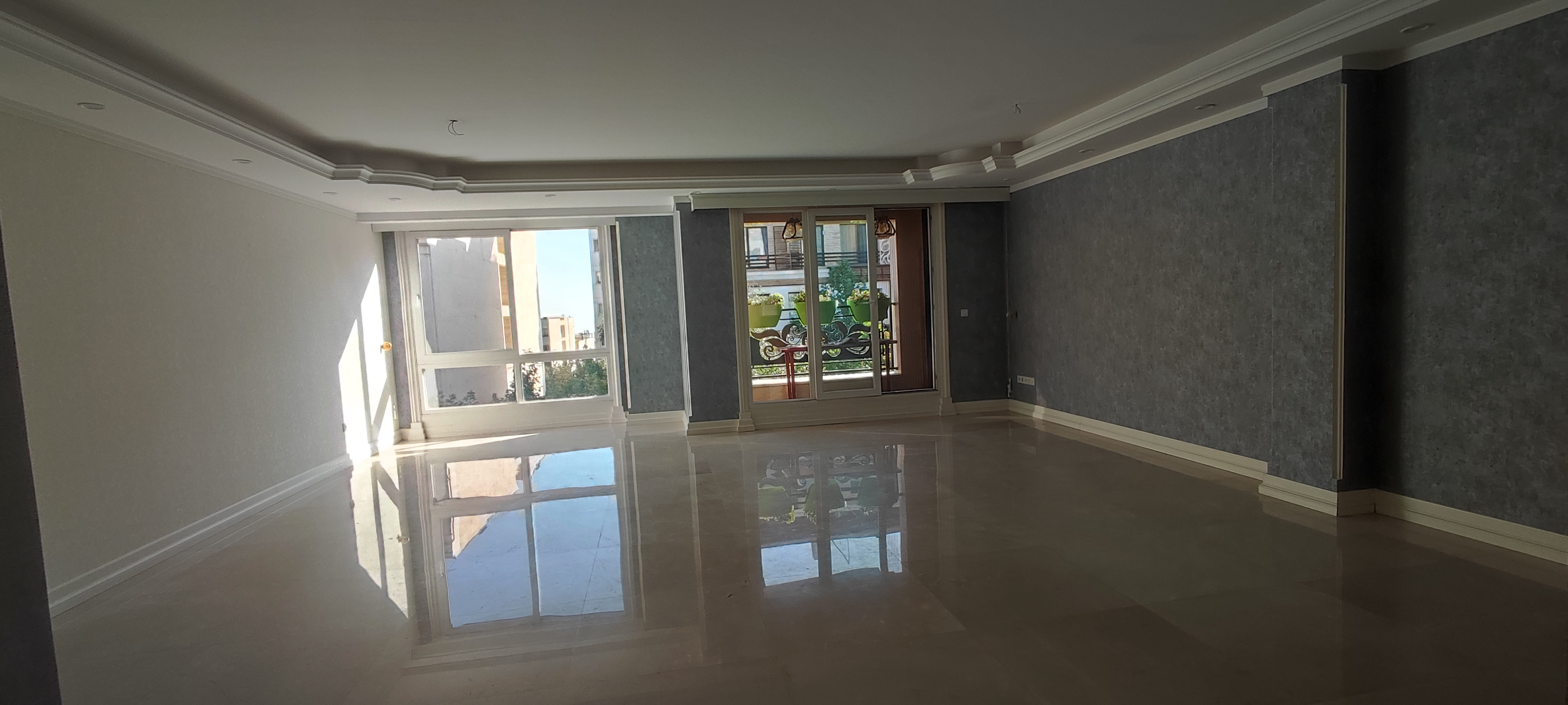 آجودانیه ۲۰۰متر ۳پارکینگ (فقط خانواده)