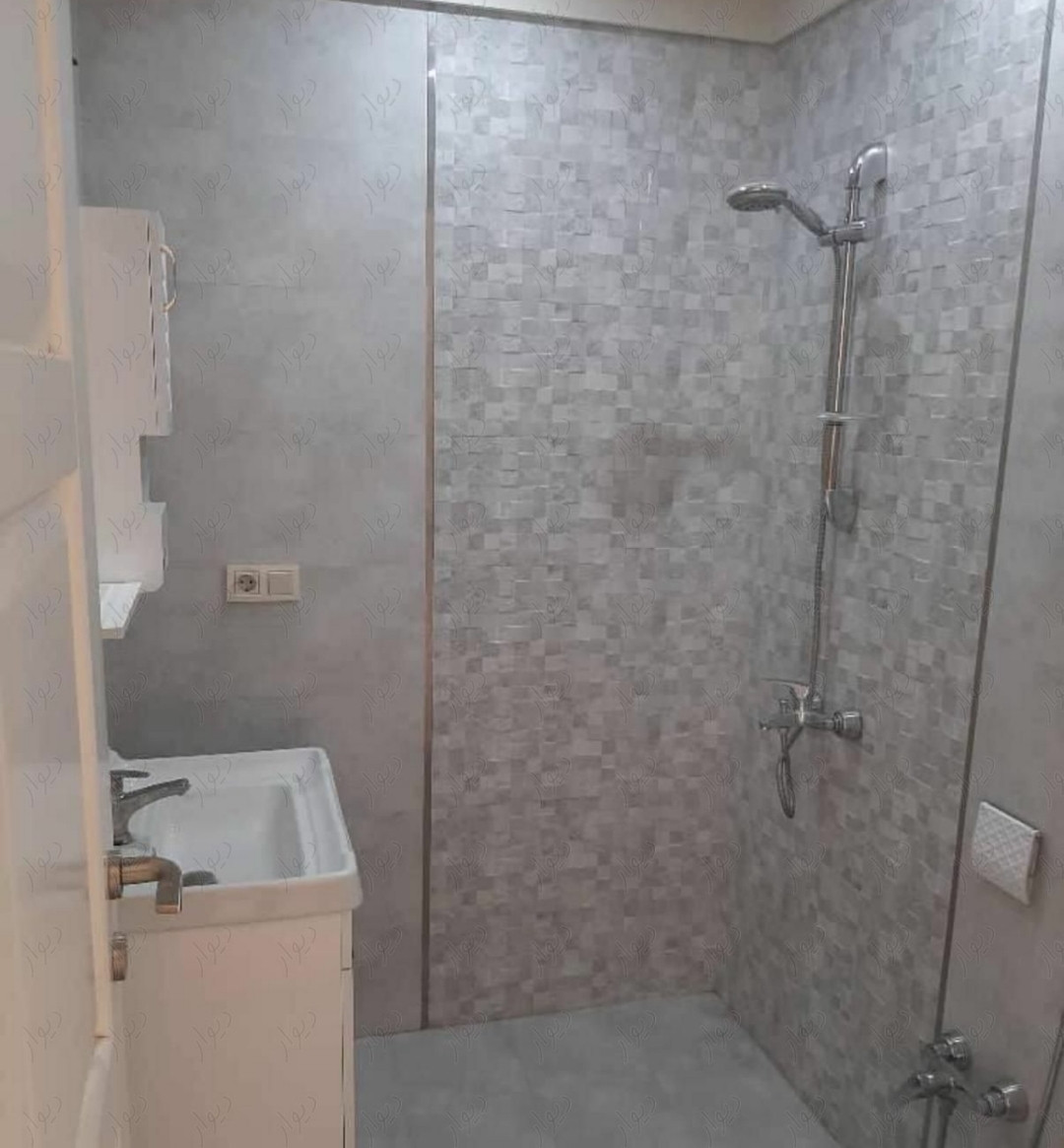 108متر بر پاسداران دوپارکینگ سندی