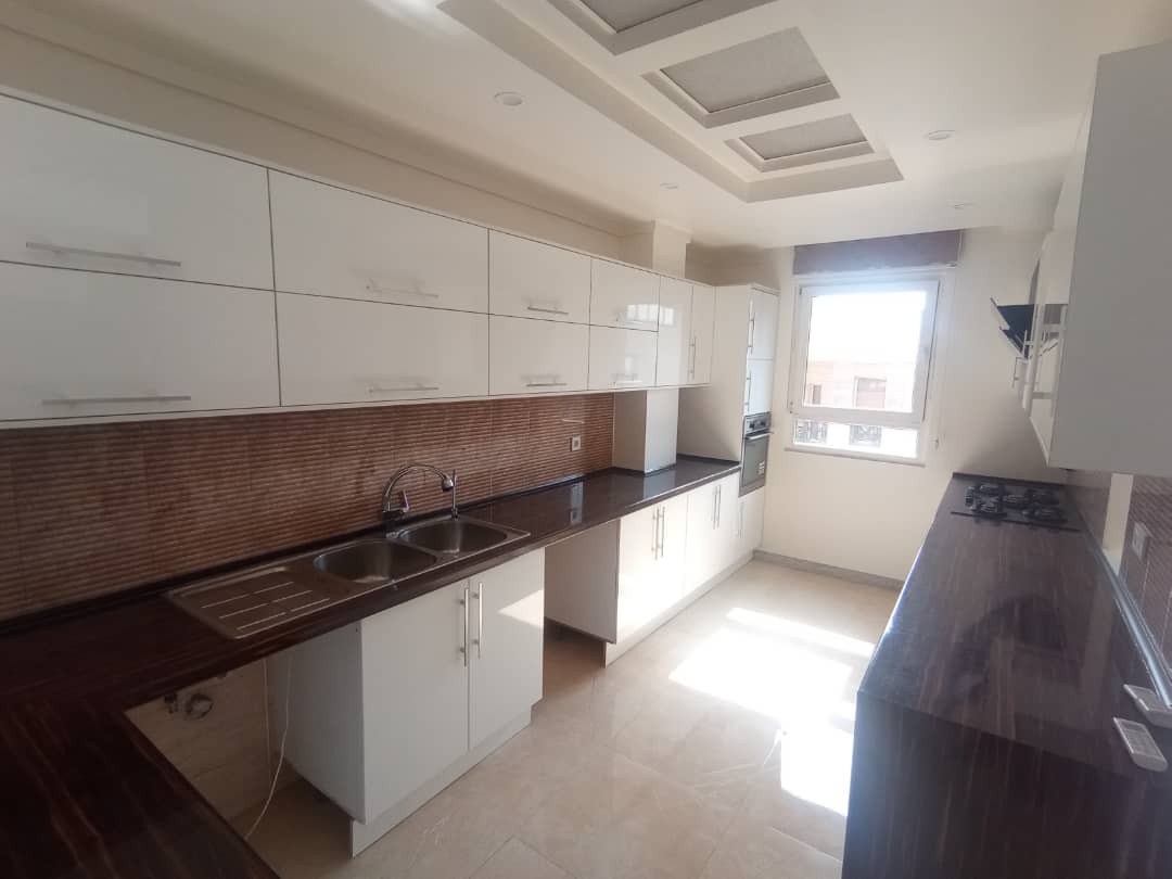 آپارتمان ۱۳۰متر۳خواب دولت