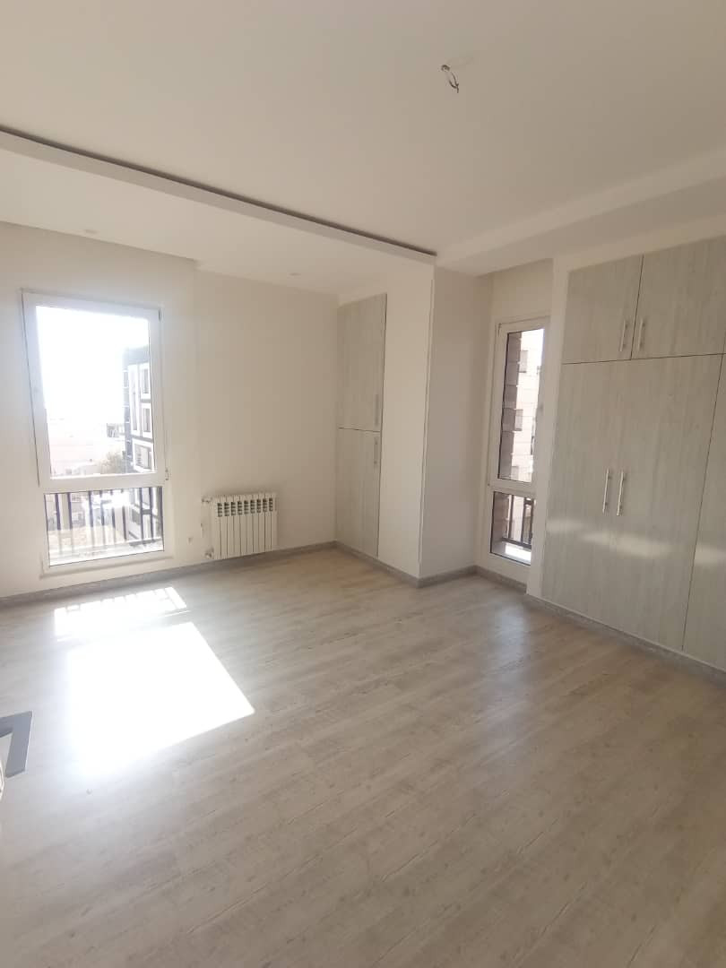 آپارتمان ۱۳۰متر۳خواب دولت