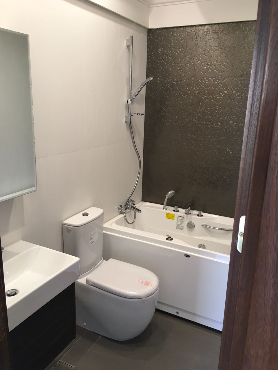 رهن کامل آپارتمان 200 متر دزاشیب نوساز