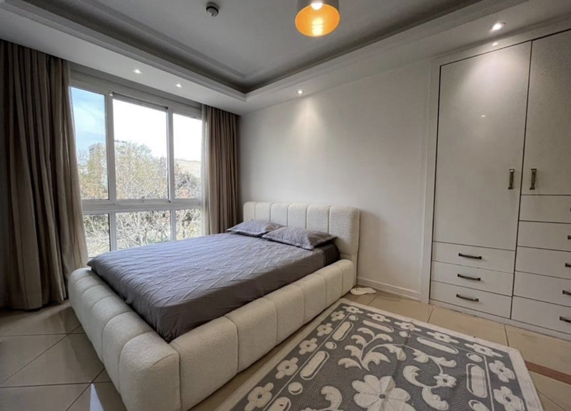 فروش آپارتمان 130 متر دولت غرق نور مستقیم لوکیشن مشجر