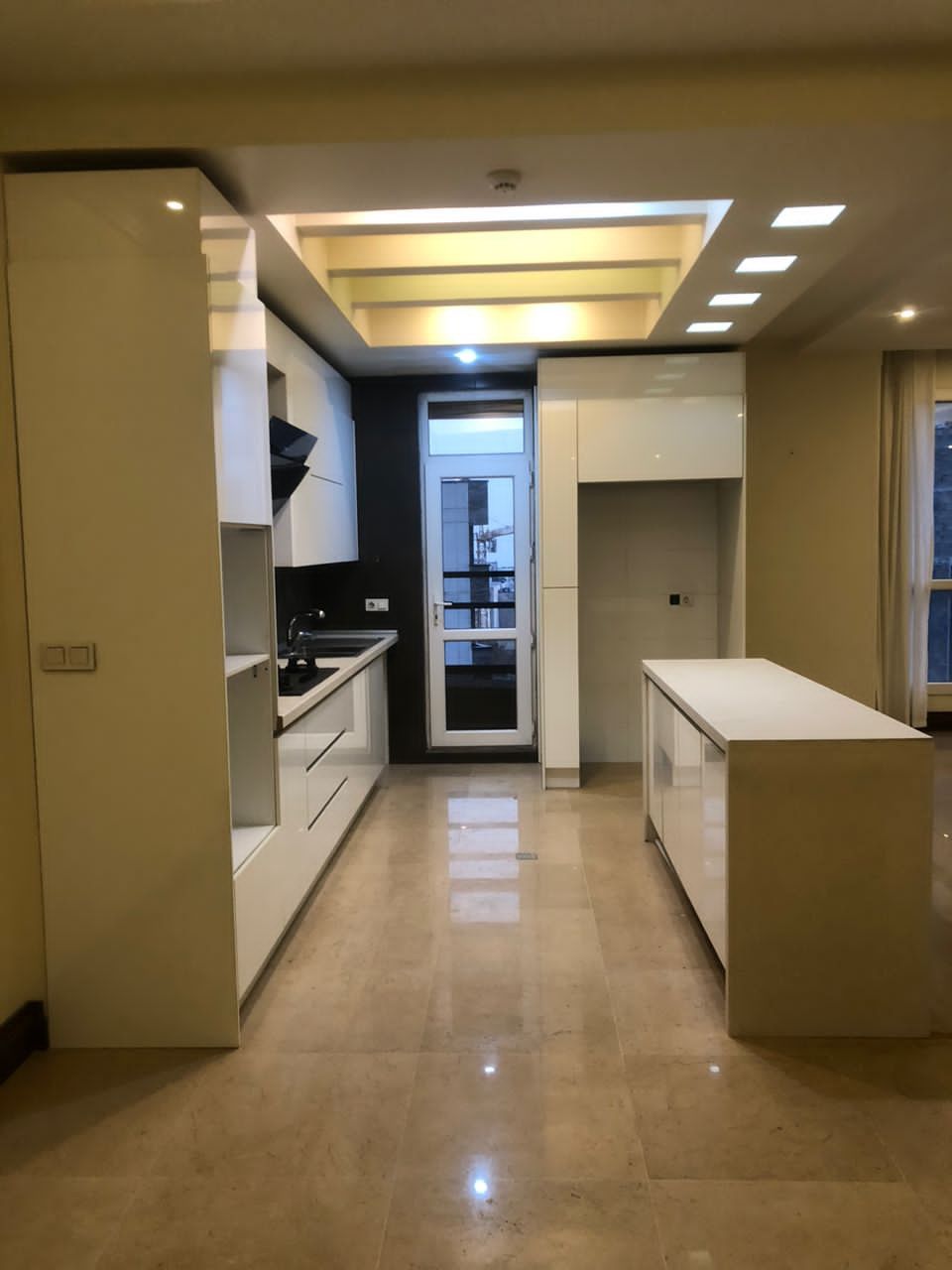 اجاره آپارتمان ۱۶۰متر نیاوران/تاپ لوکیشن
