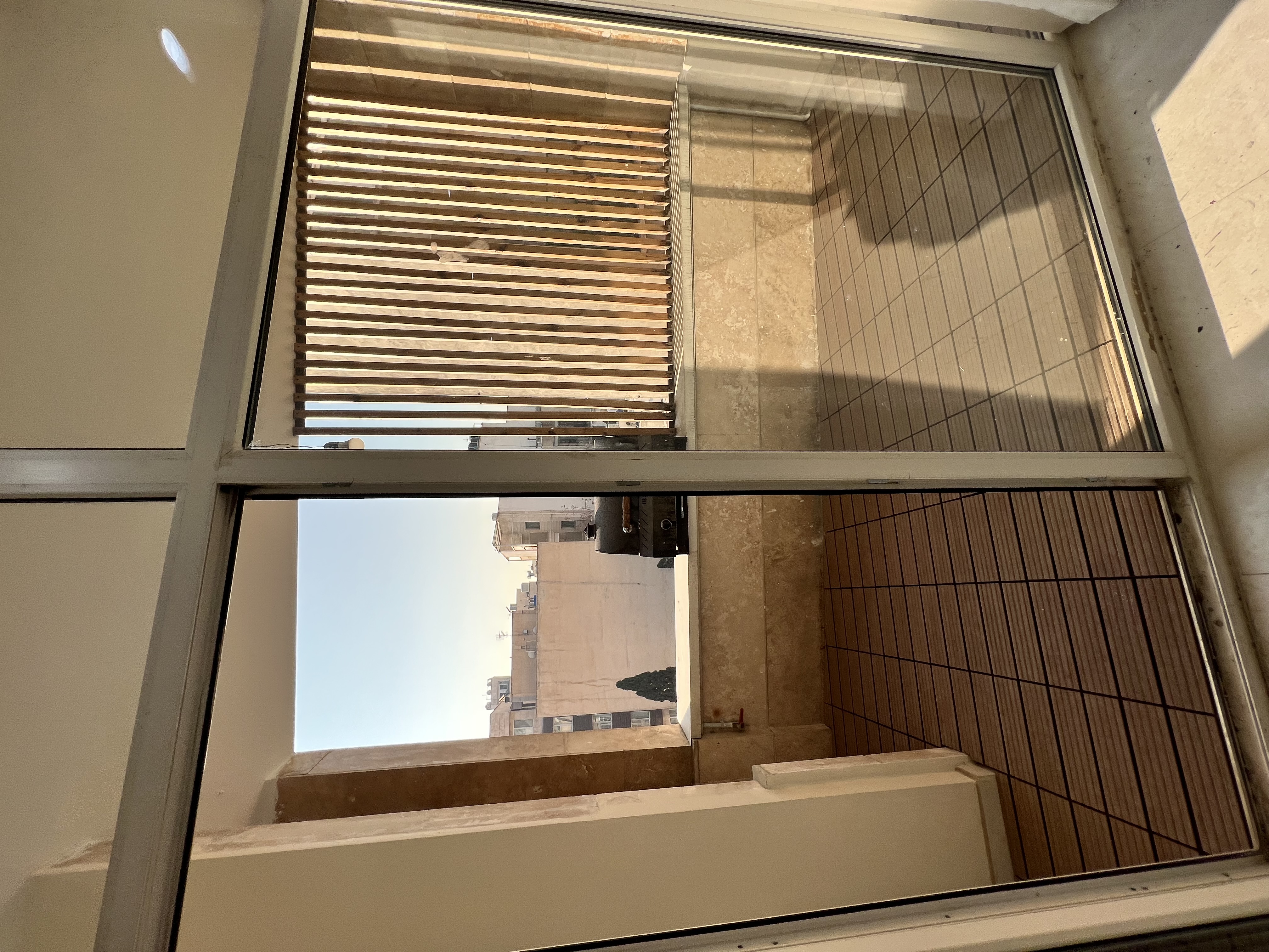 فروش اپارتمان 144 متر آپارتمان غرق نور تاپ لوکیشن