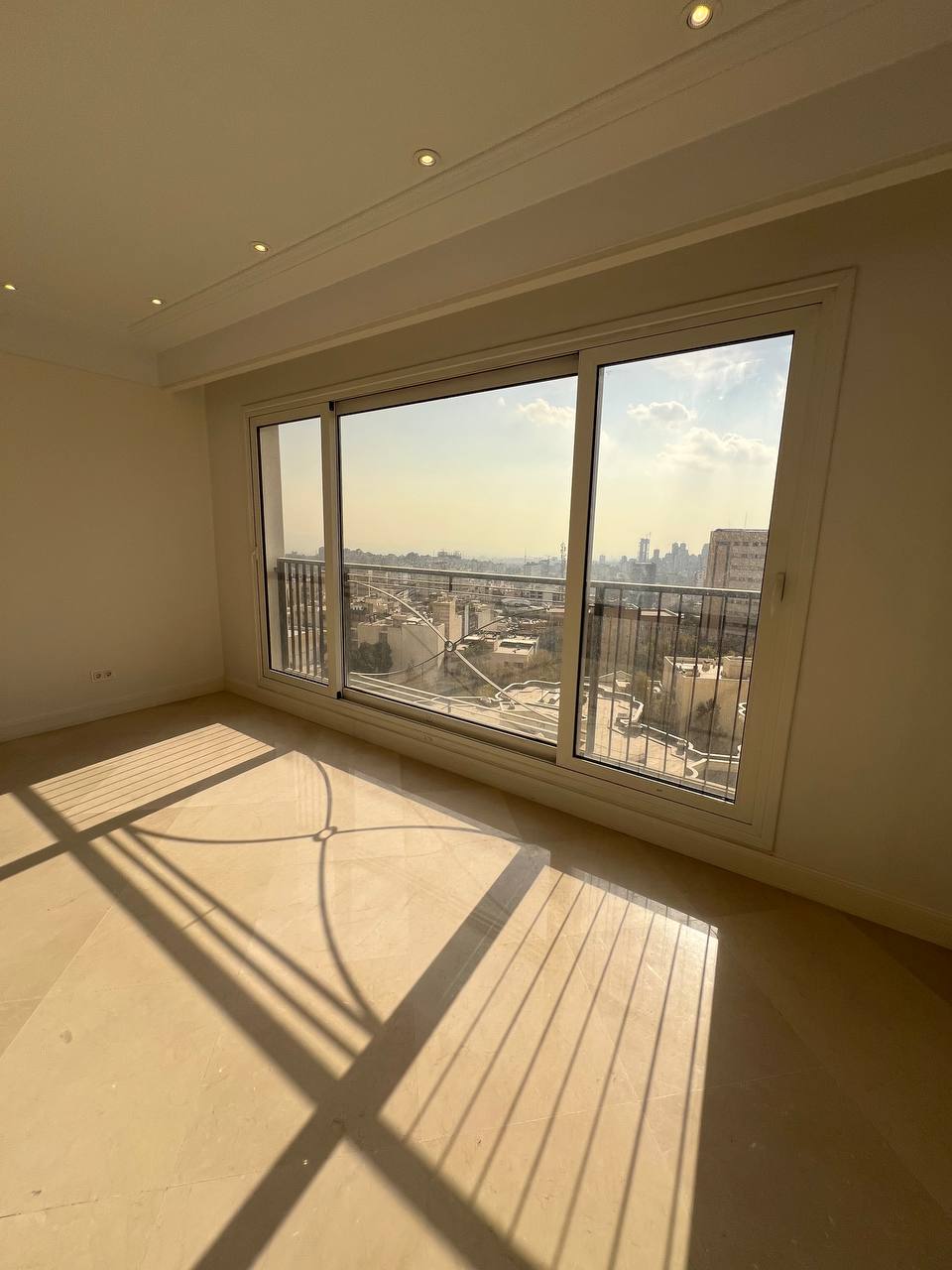 اجاره آپارتمان 205متر نیاوران فول مشاعات ویو کل شهر