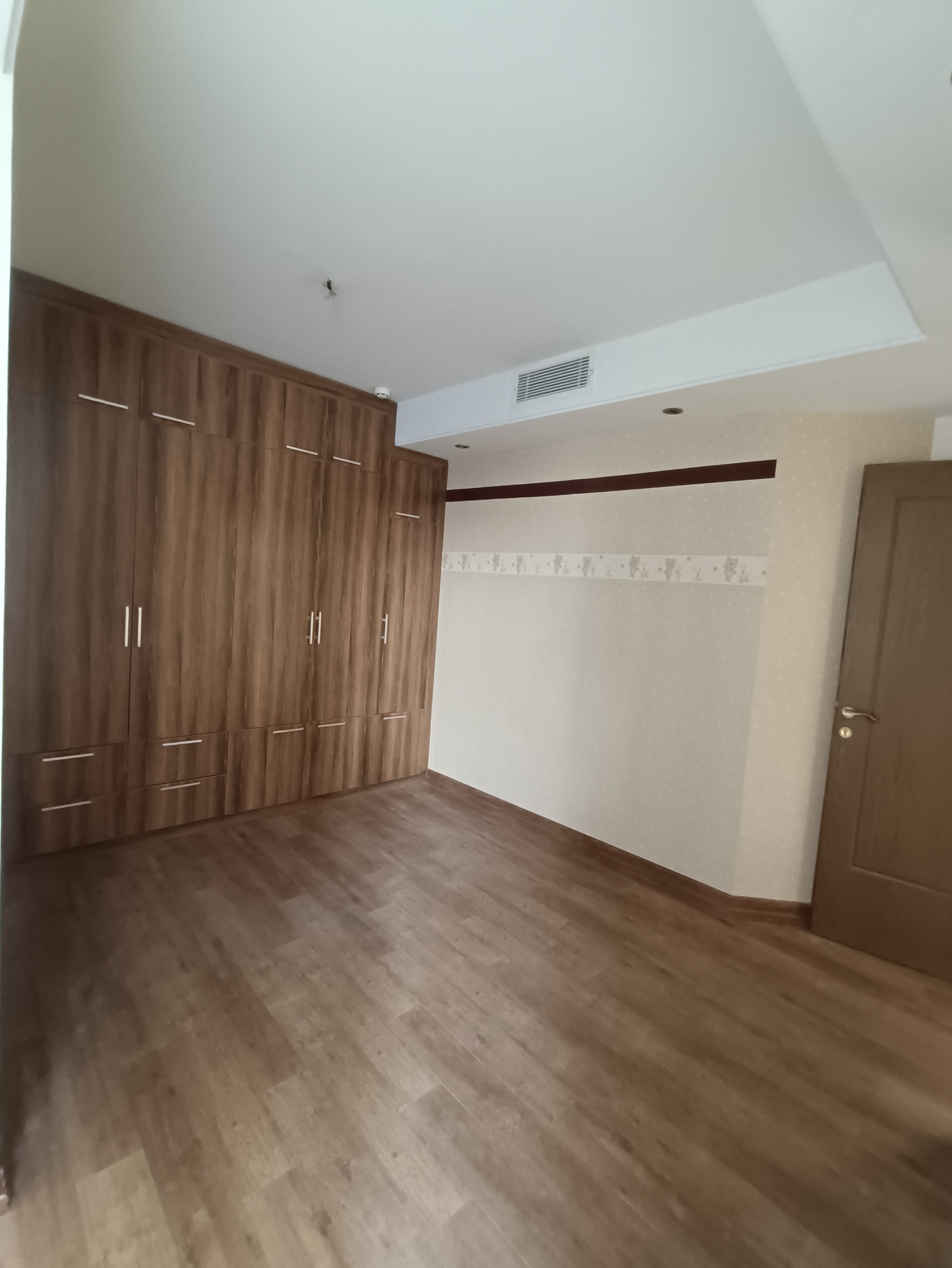 اجاره آپارتمان باغ سردار سوهانک100متر دوخوابه ویو دار
