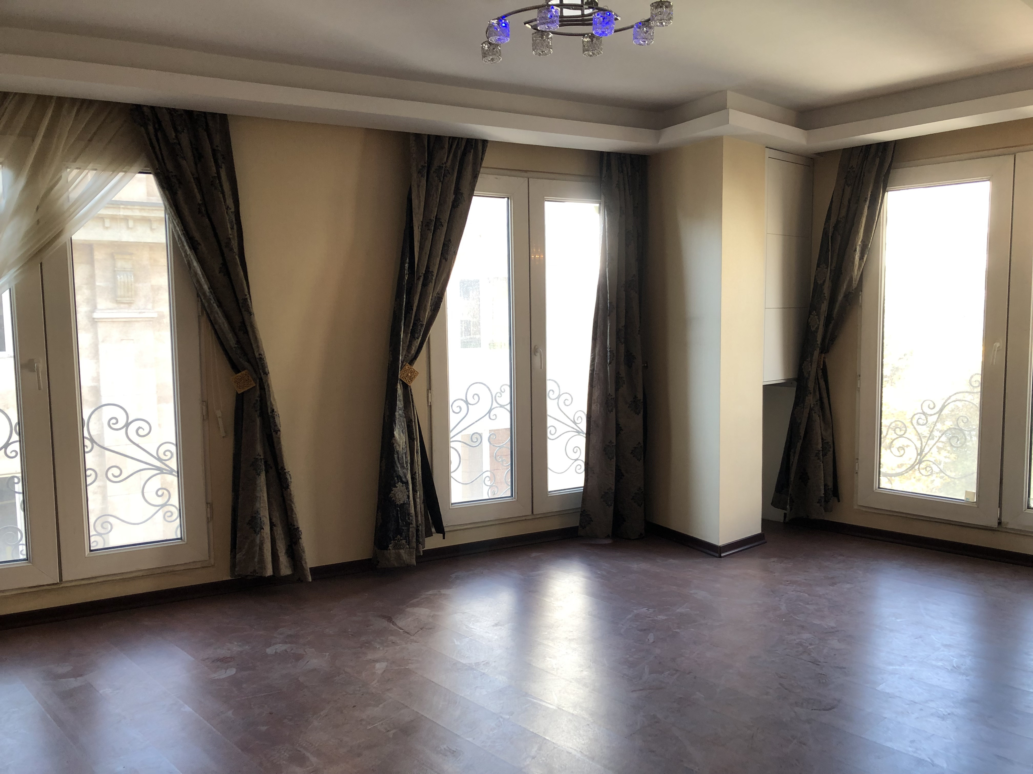 200 متر نیاوران گلسنگ/تکواحدی